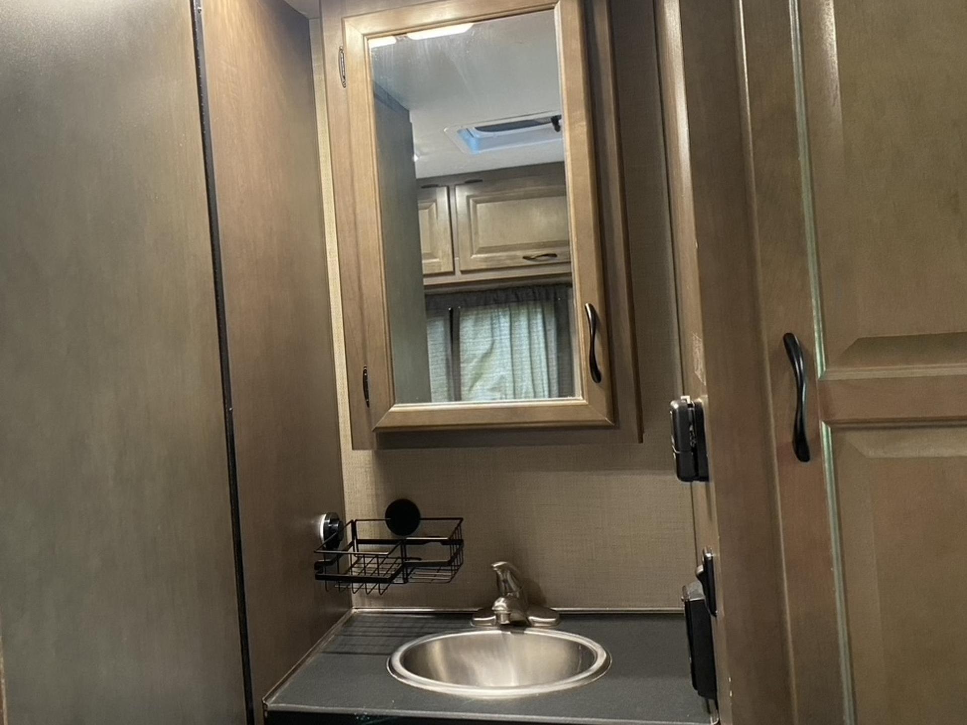 2019 Thor Majestic 23A