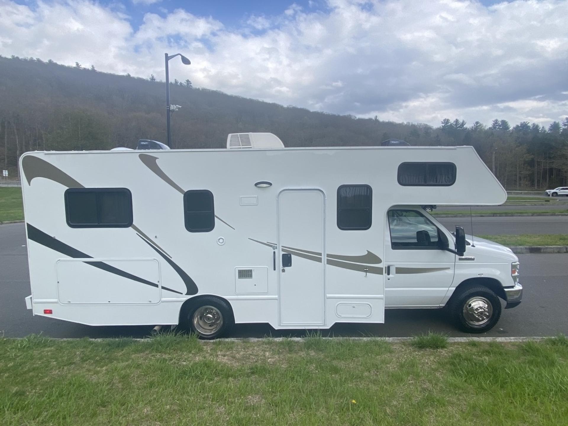 2019 Thor Majestic 23A