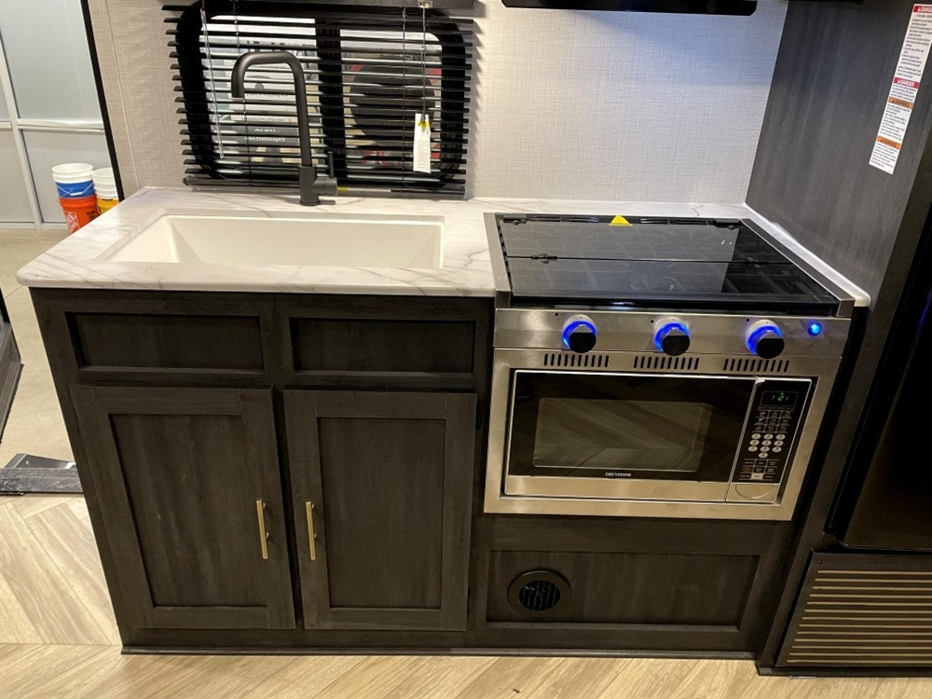 2022 FOREST RIVER OZARK 2700TH