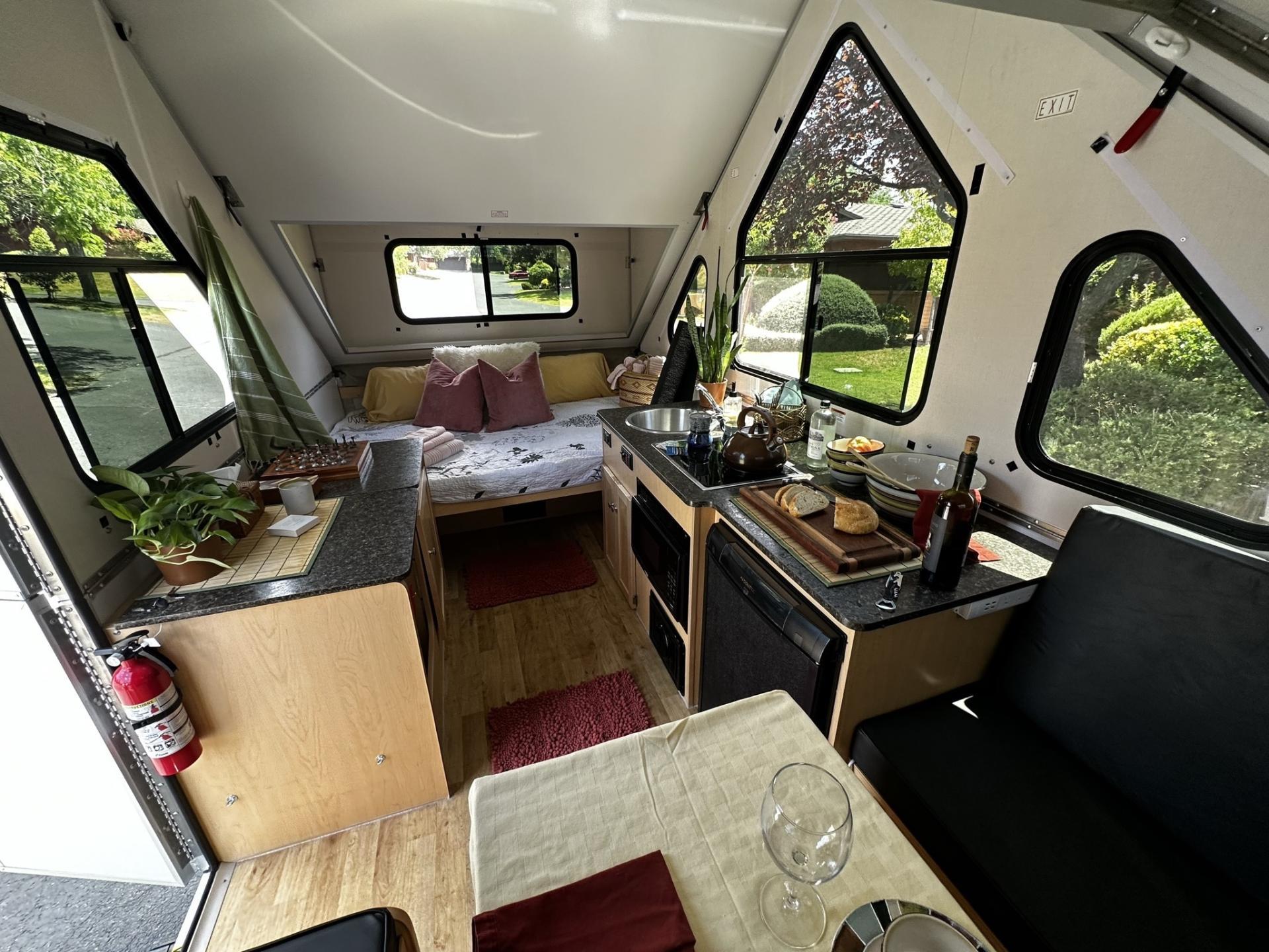 2022 A-FRAME CAMPER Aliner Expedition 