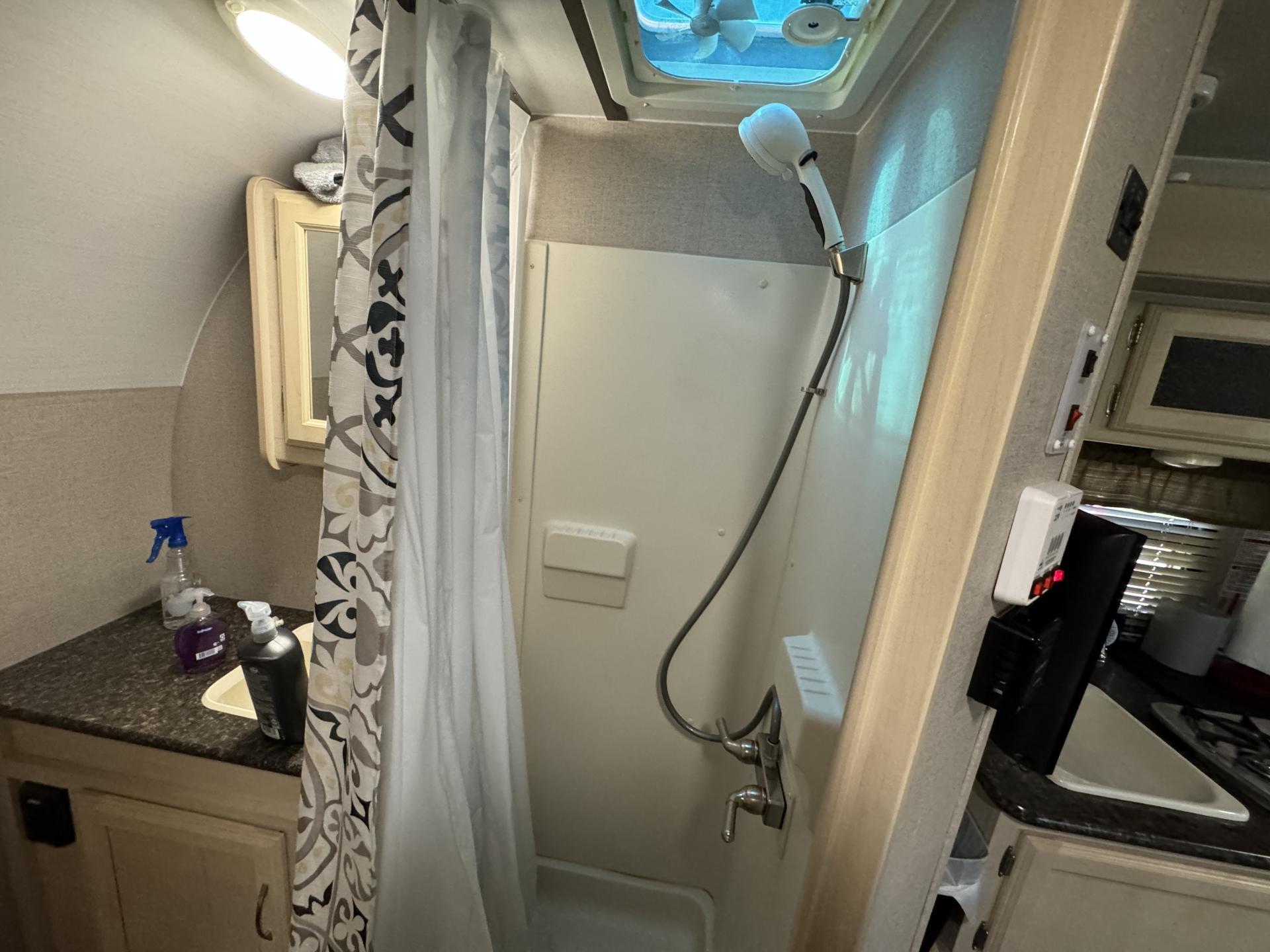 2019 WINNEBAGO MINNIE DROP 170S