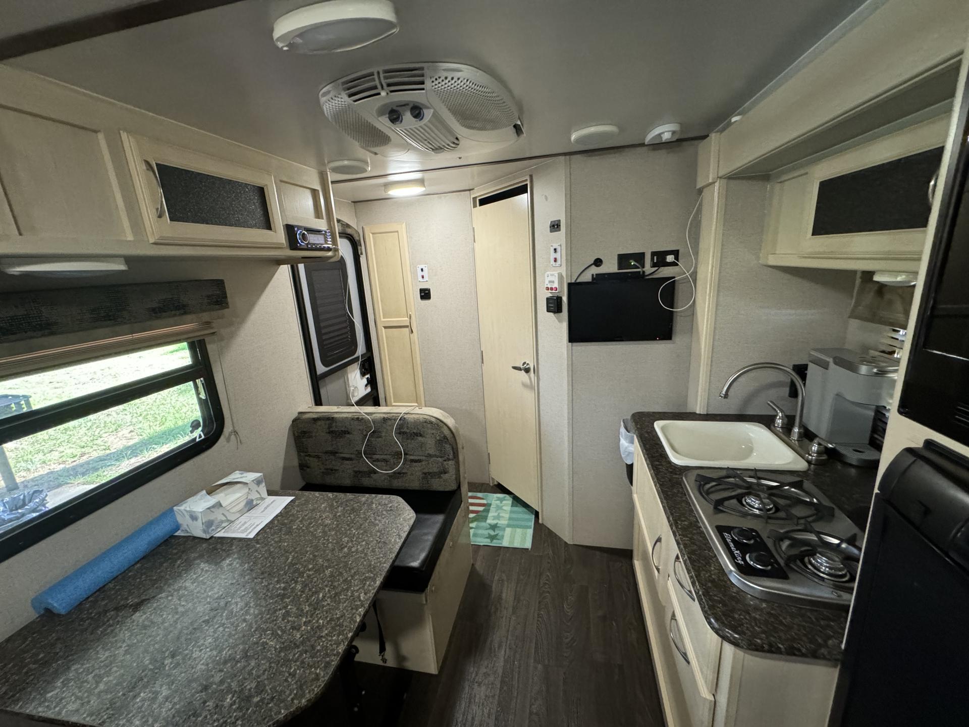 2019 WINNEBAGO MINNIE DROP 170S