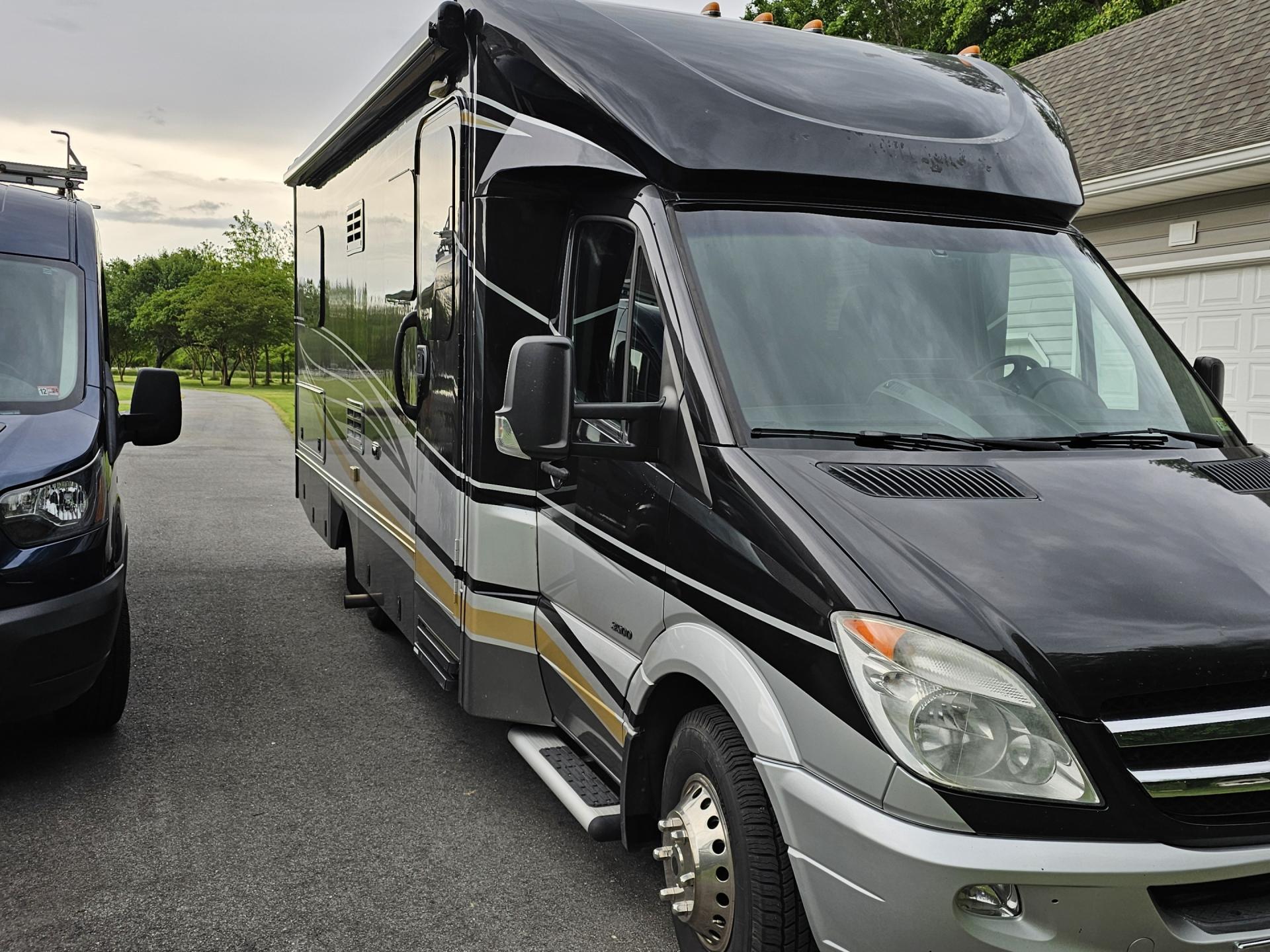 2014 RENEGADE VILLAGIO 25TBS