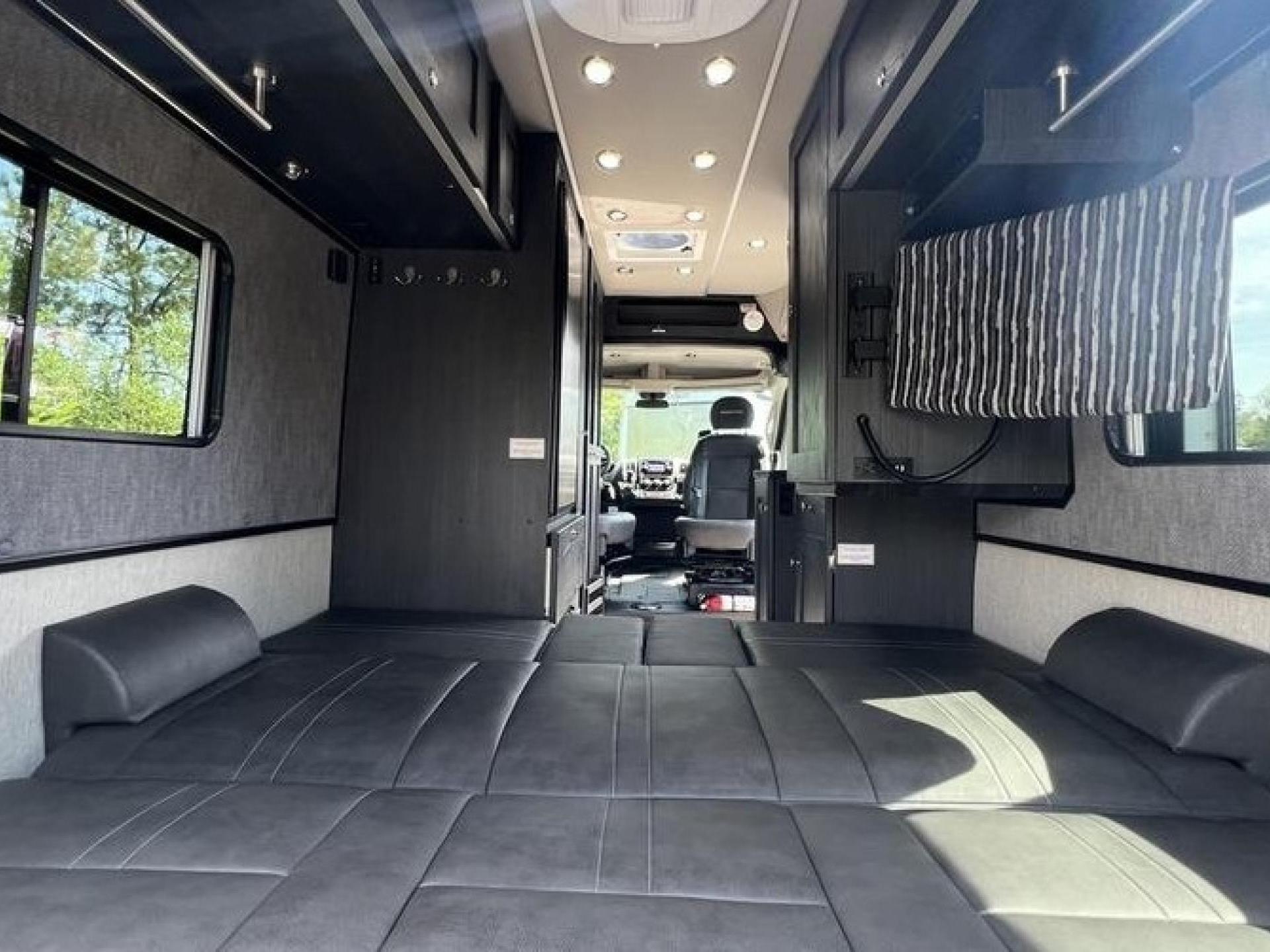 2018 ROADTREK Zion  SRT