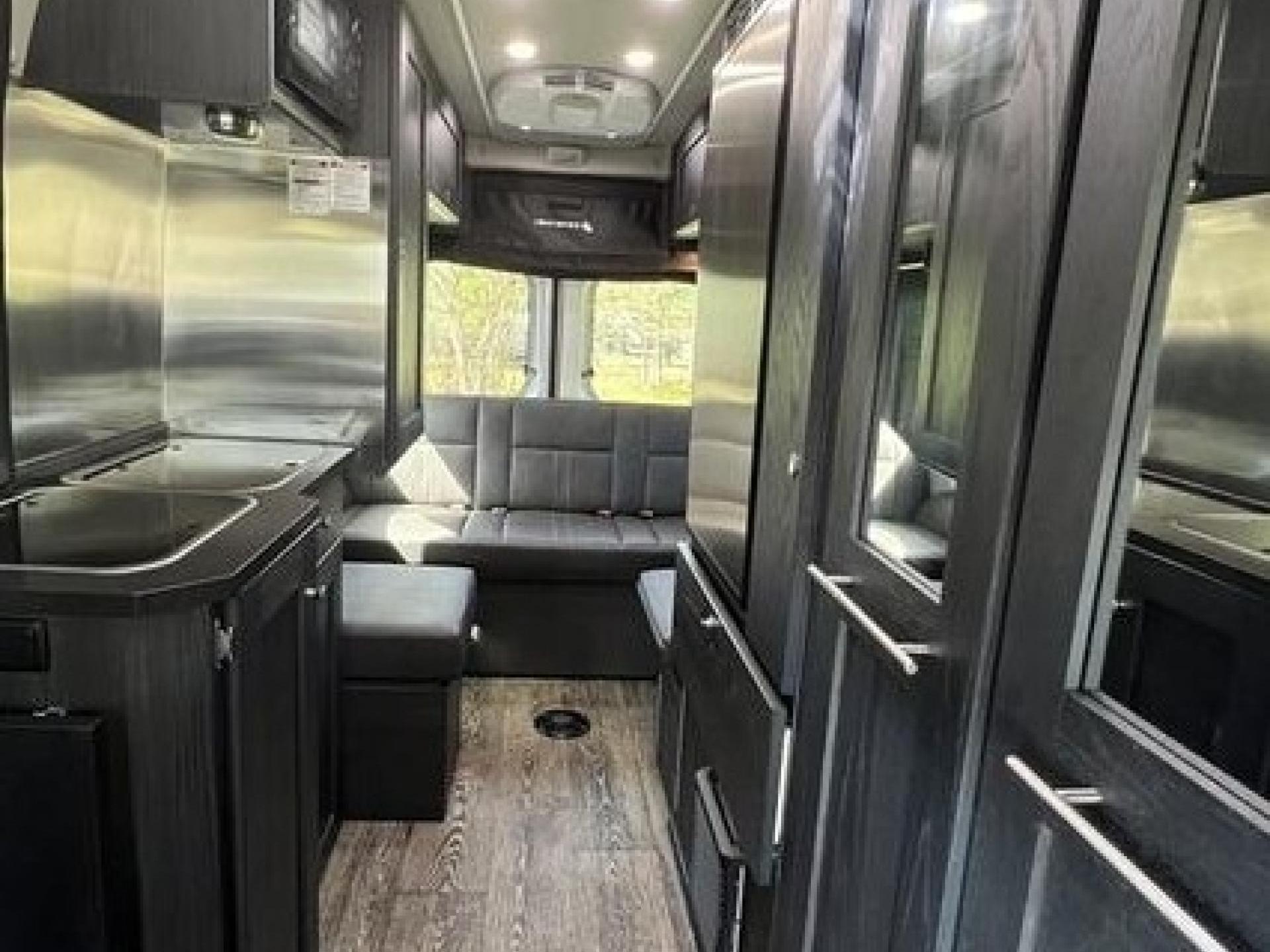 2018 ROADTREK Zion  SRT