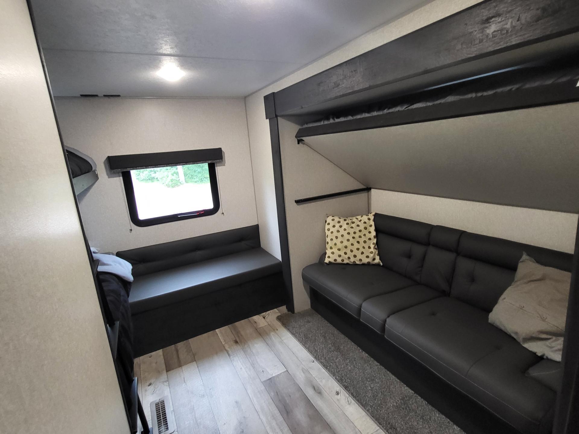 2022 KZ RV SPORTSMEN 332BKHSE