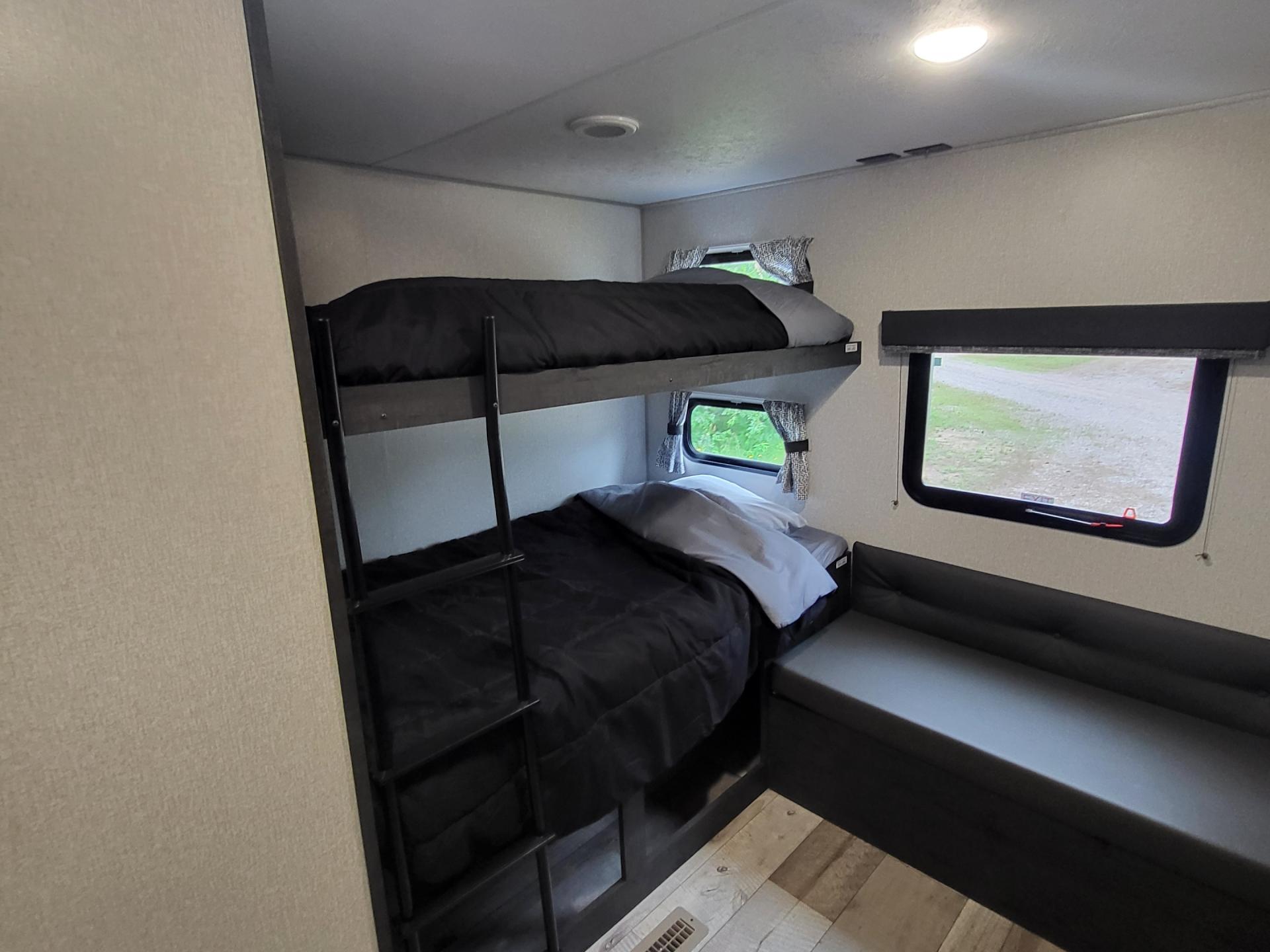 2022 KZ RV SPORTSMEN 332BKHSE