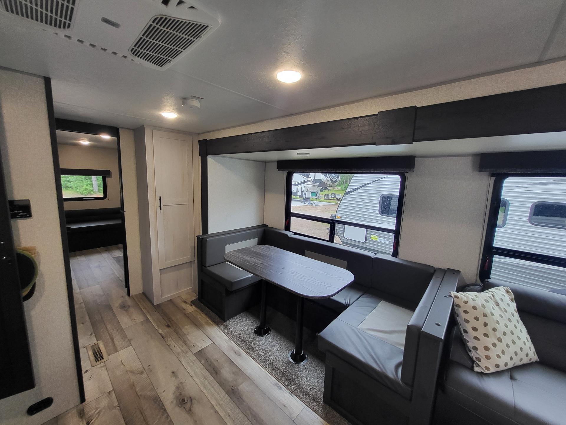 2022 KZ RV SPORTSMEN 332BKHSE