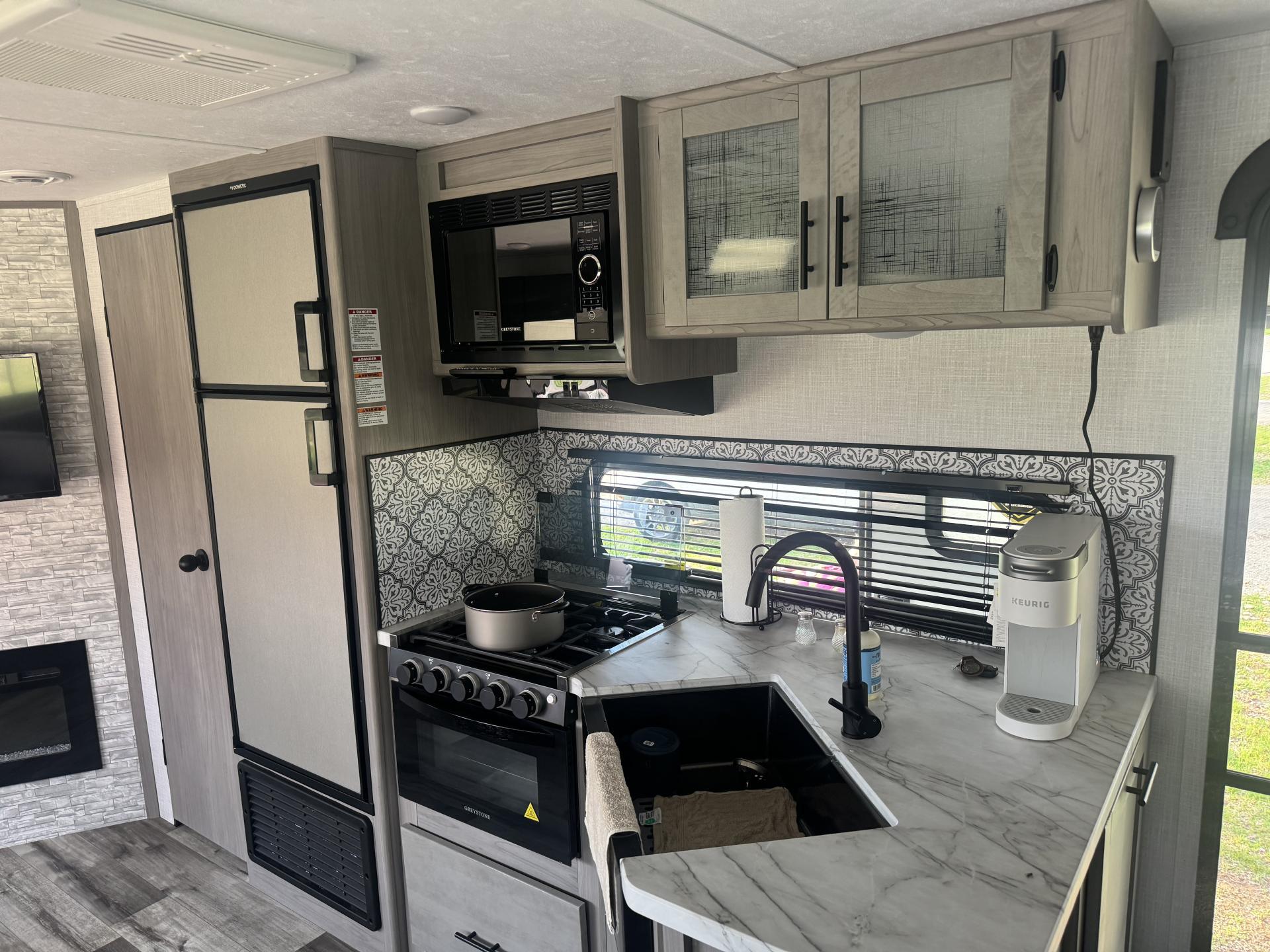 2023 COLEMAN COLEMAN LIGHT 2755BH
