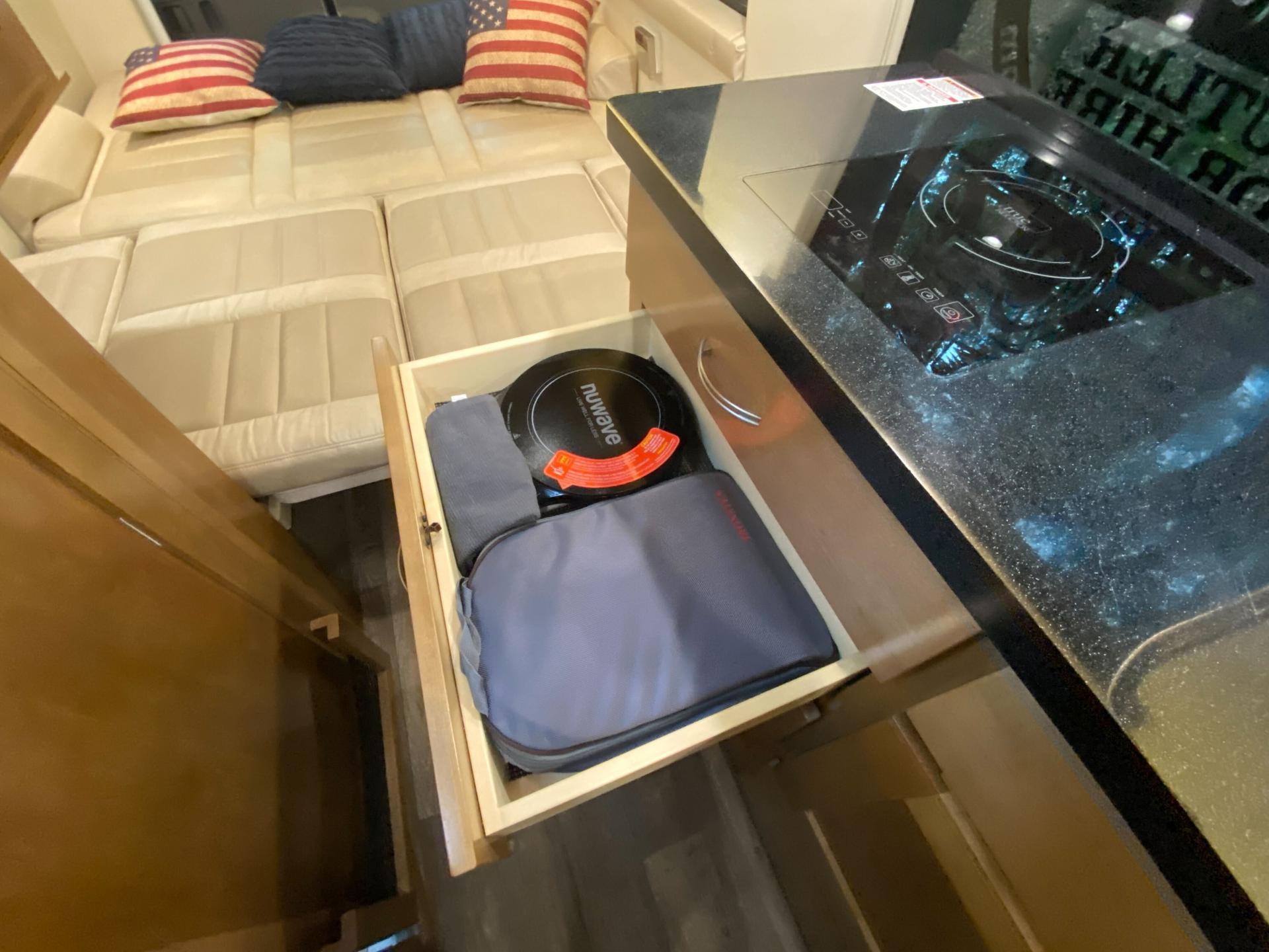 2019 COACHMEN GALLERIA 24T
