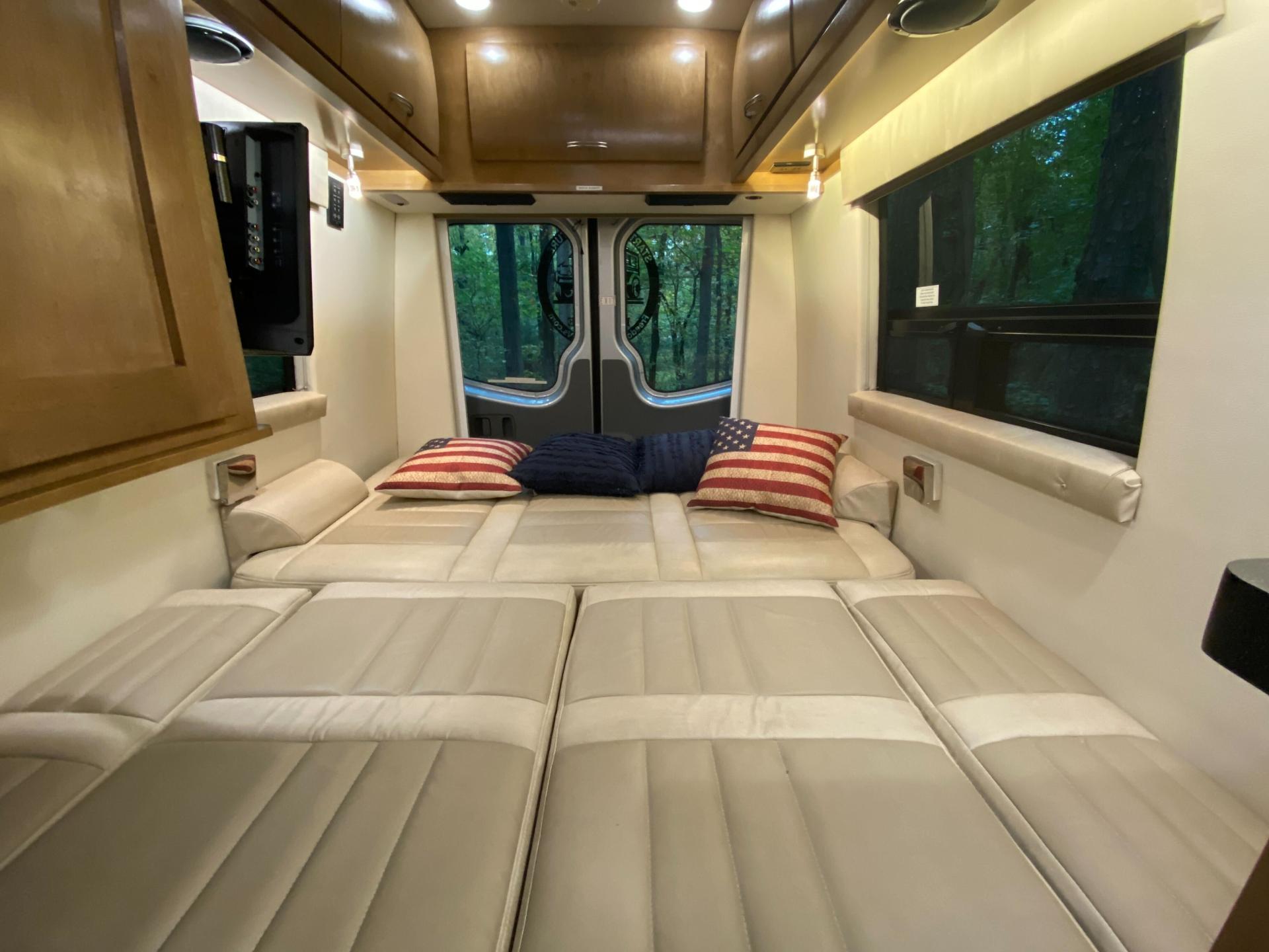 2019 COACHMEN GALLERIA 24T