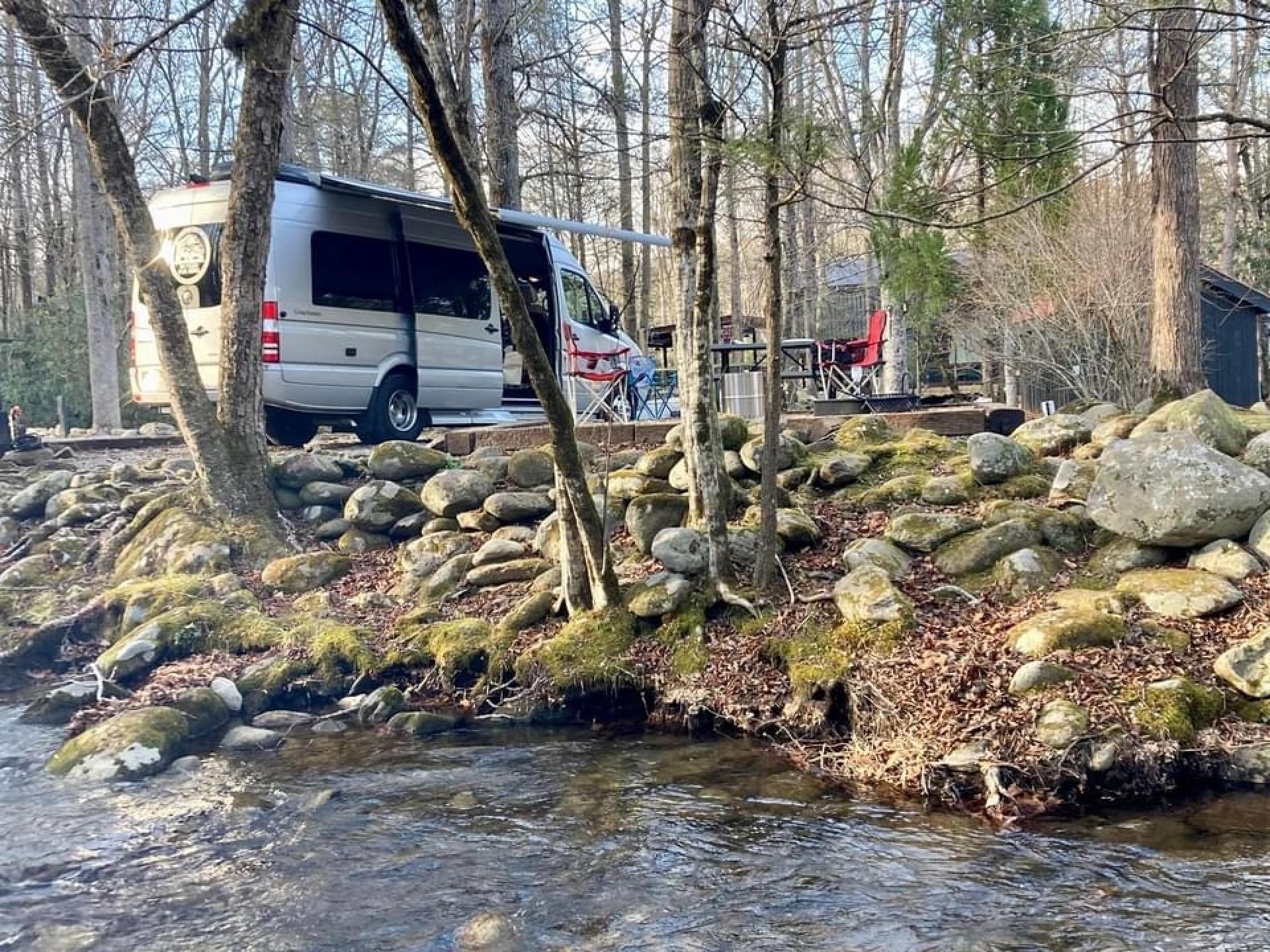 2019 COACHMEN GALLERIA 24T