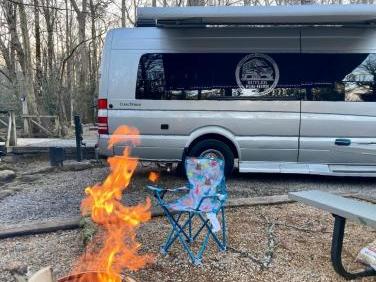 2019 COACHMEN GALLERIA 24T