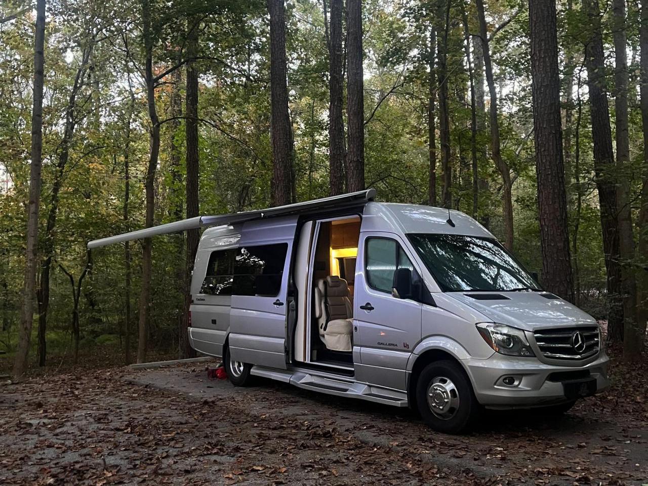 2019 COACHMEN GALLERIA 24T