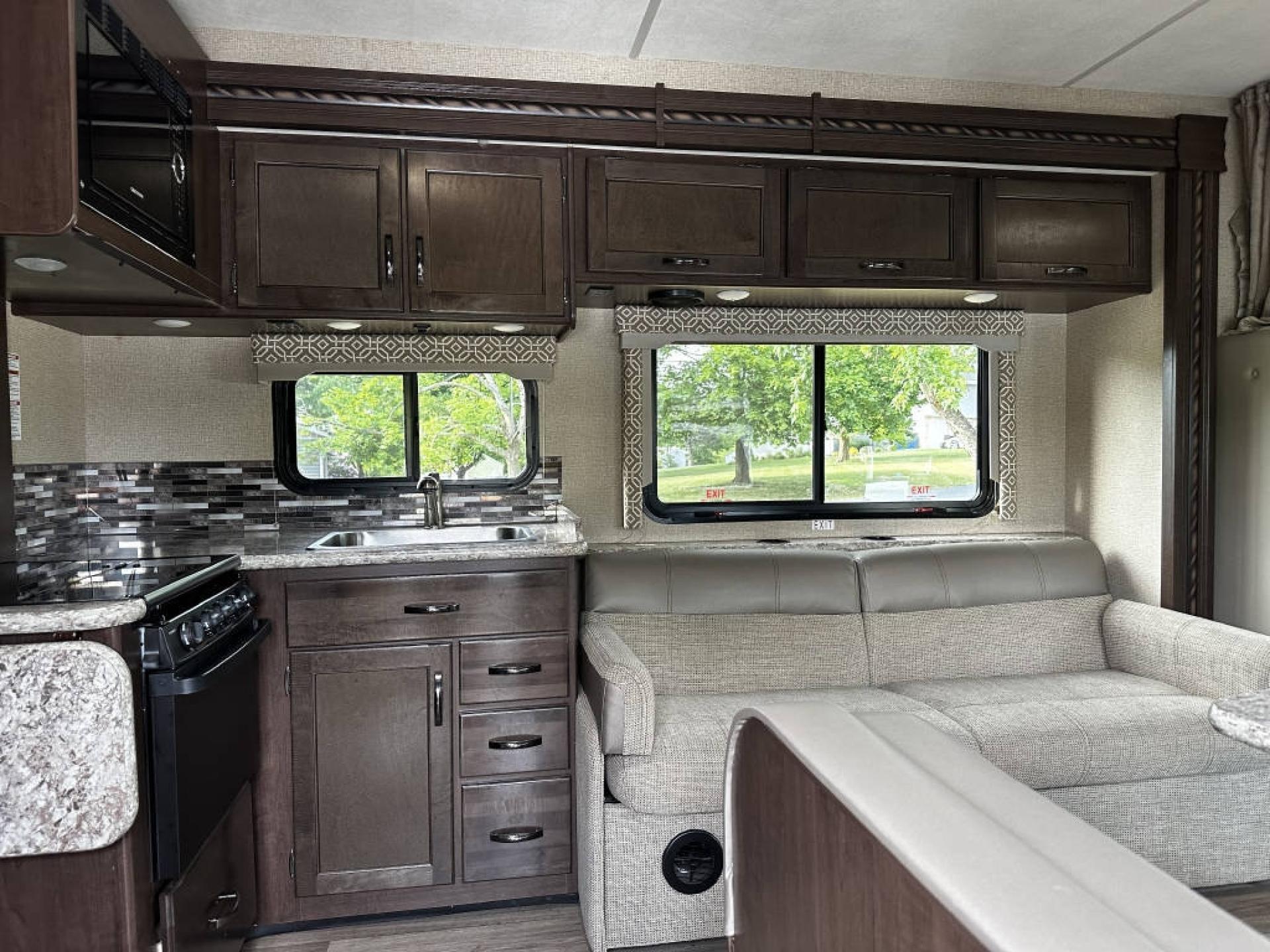 2017 THOR MOTOR COACH FREEDOM ELITE 30FE