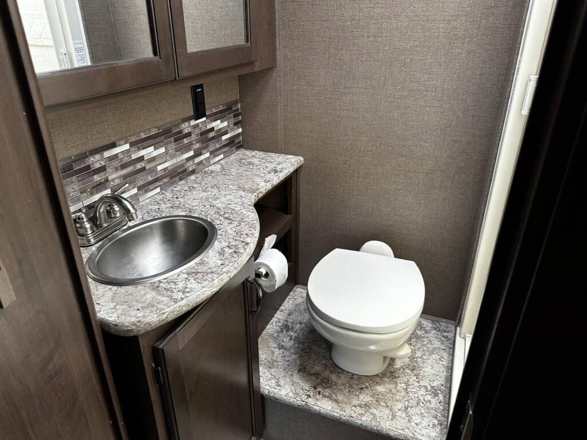 2017 THOR MOTOR COACH FREEDOM ELITE 30FE