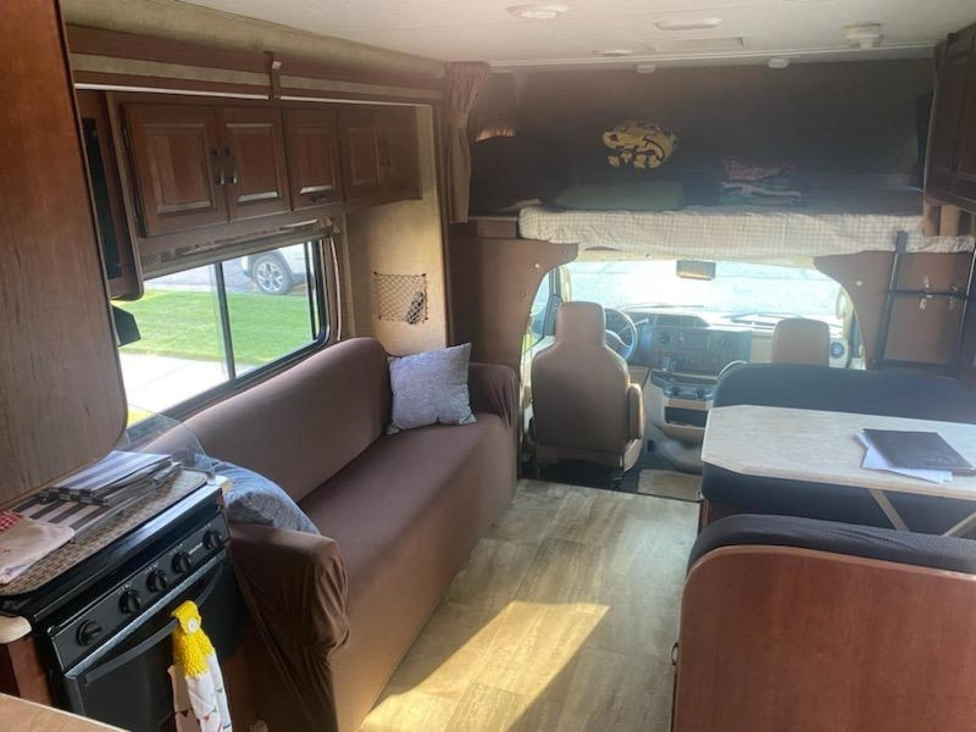 2016 FOREST RIVER SUNSEEKER 3170DSF