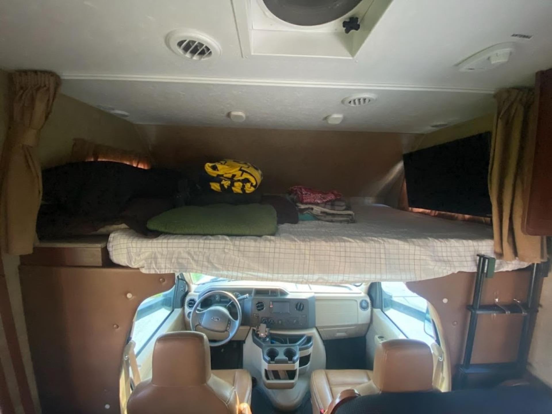 2016 FOREST RIVER SUNSEEKER 3170DSF