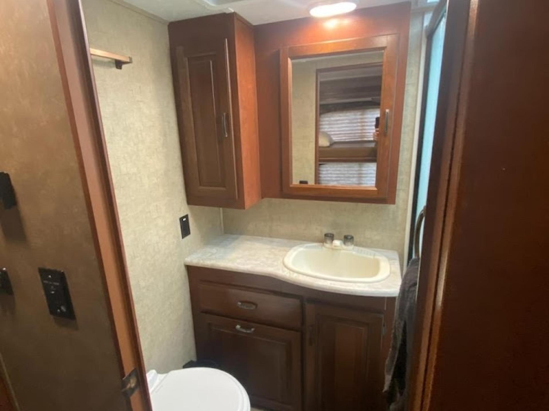 2016 FOREST RIVER SUNSEEKER 3170DSF