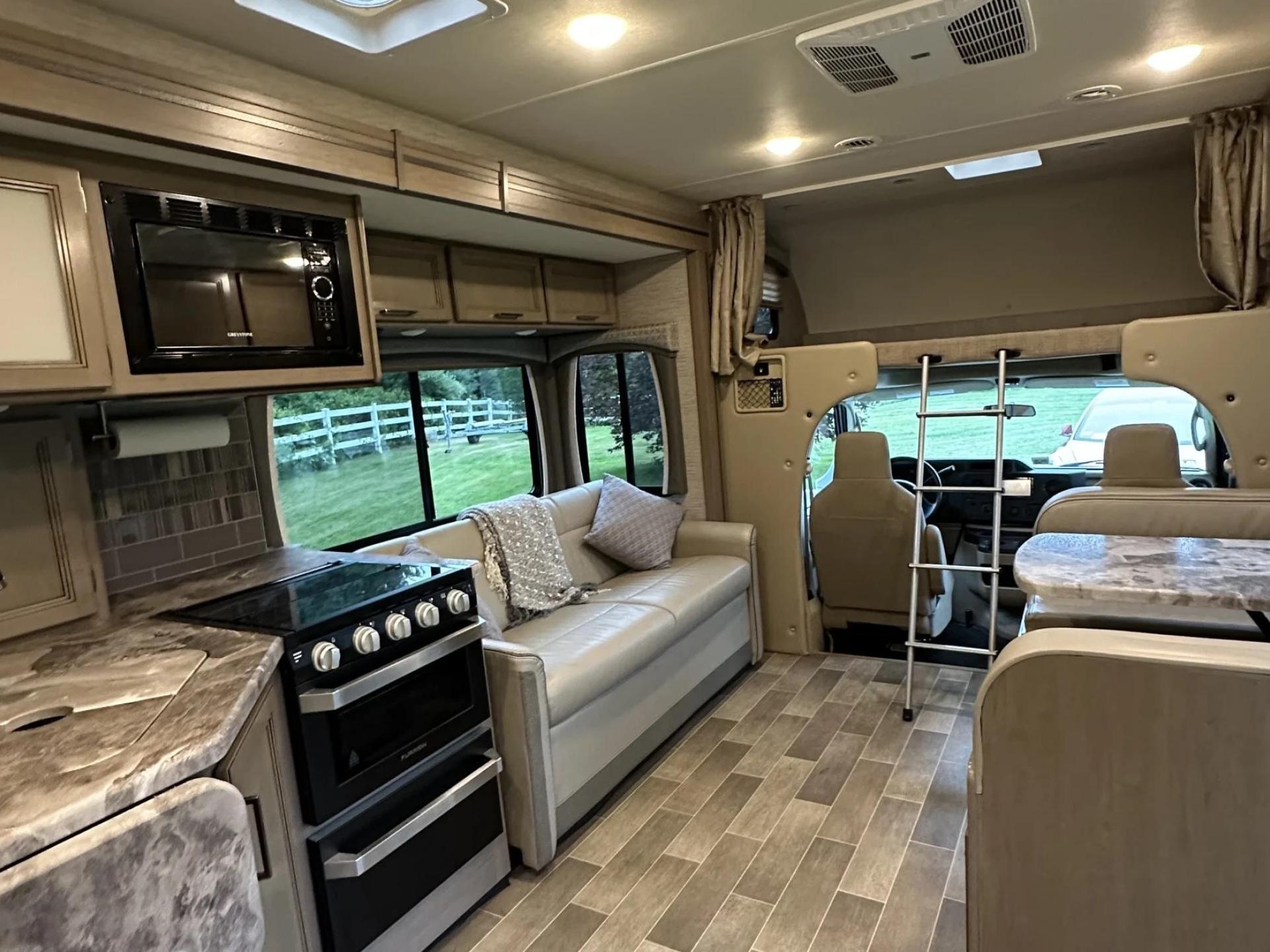 2021 THOR MOTOR COACH CHATEAU 27R