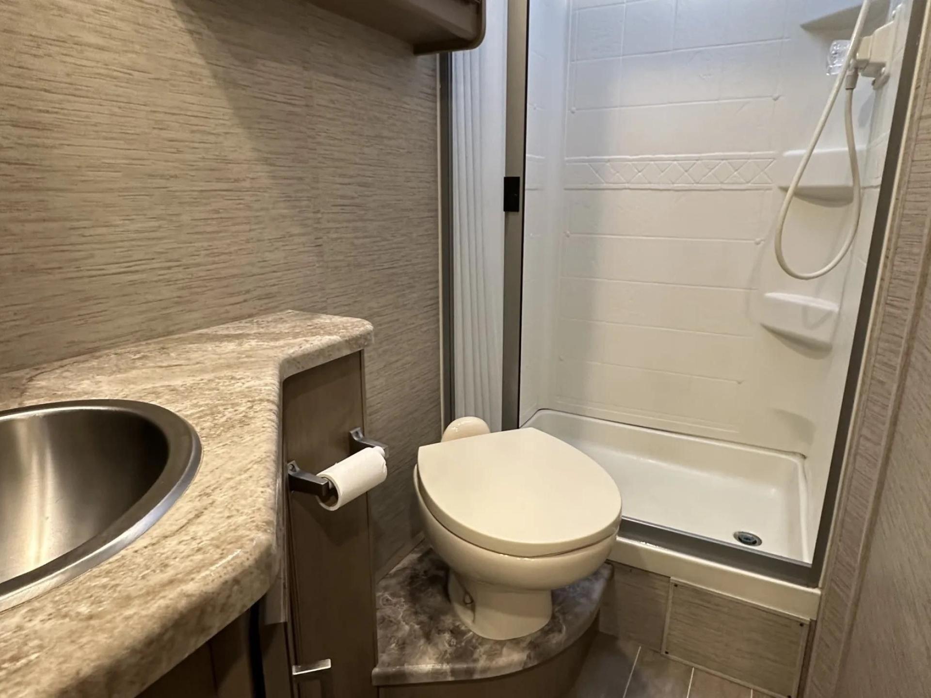 2021 THOR MOTOR COACH CHATEAU 27R