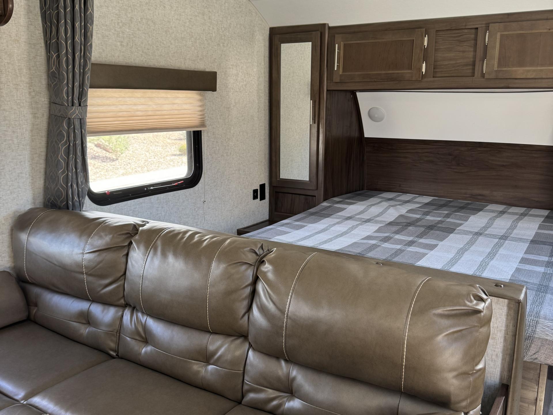 2018 FOREST RIVER CHEROKEE 264DBH