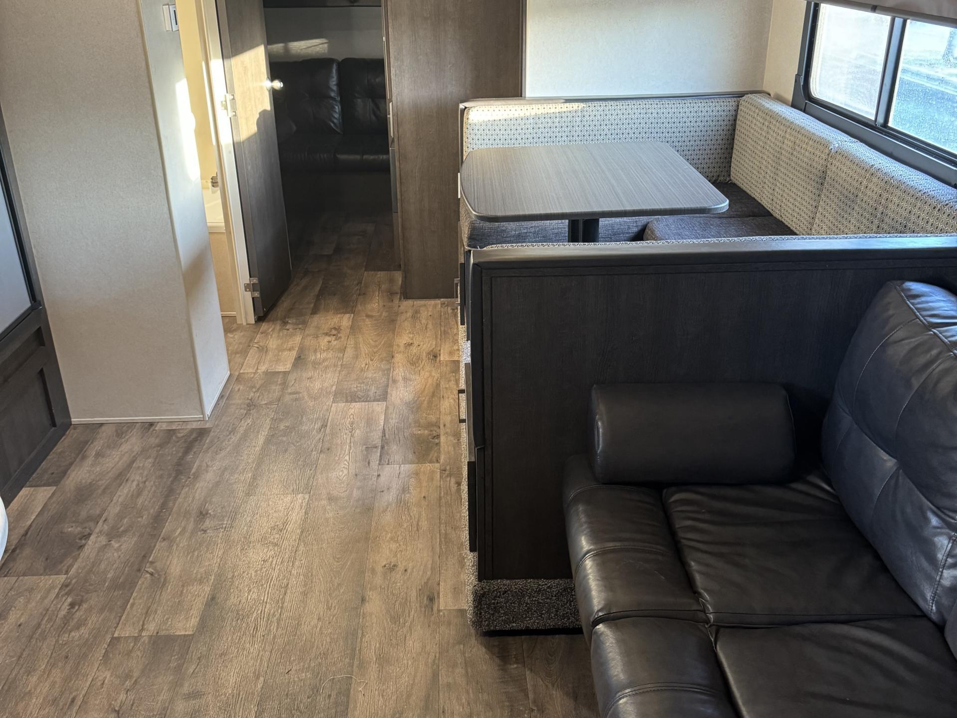2018 FOREST RIVER Cruise Lite T273QBXL