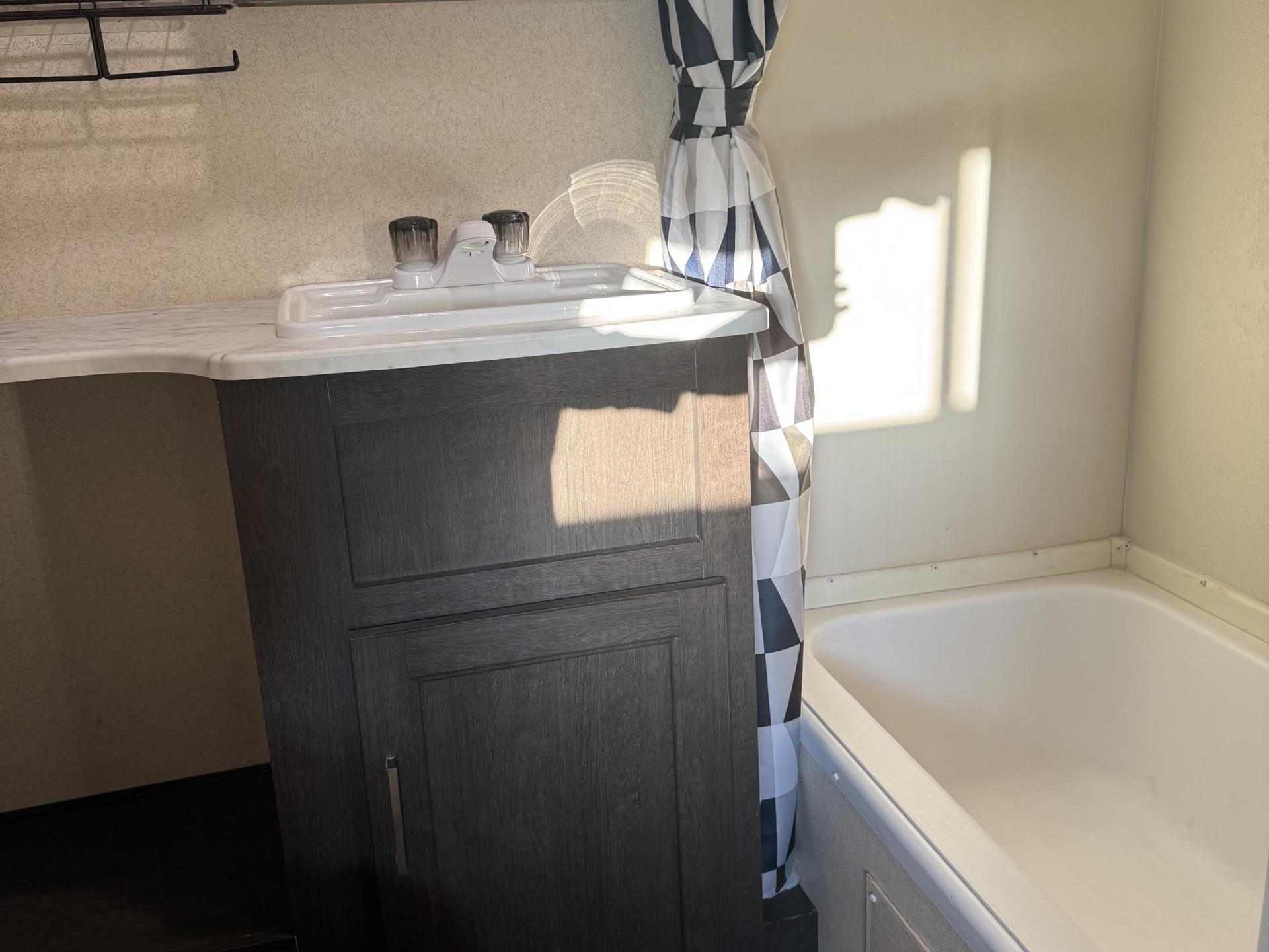 2018 FOREST RIVER Cruise Lite T273QBXL