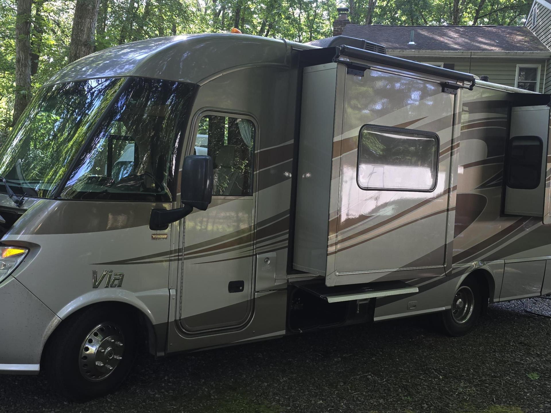 2013 WINNEBAGO VIA 25Q