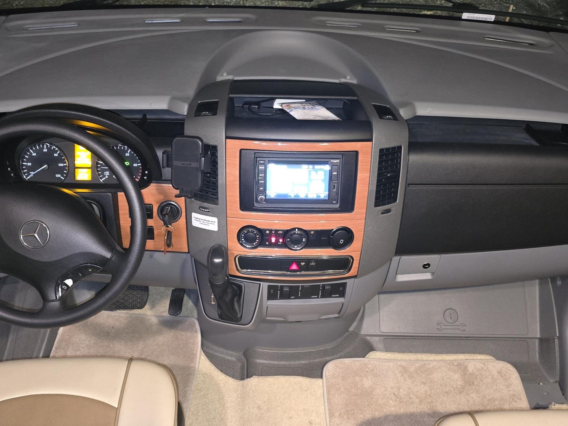 2013 WINNEBAGO VIA 25Q