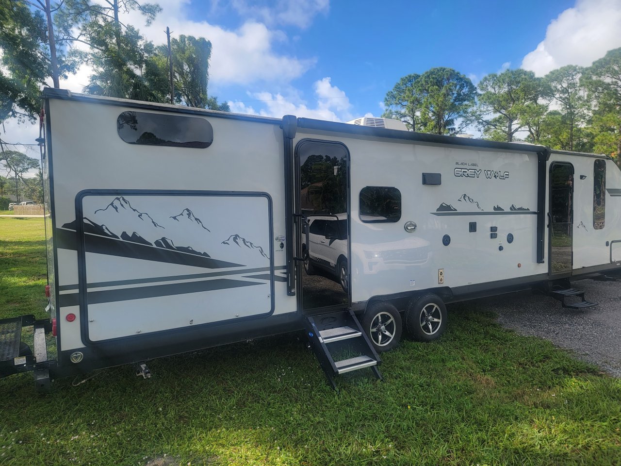 2021 FOREST RIVER CHEROKEE BLACK LABEL 29TEHL