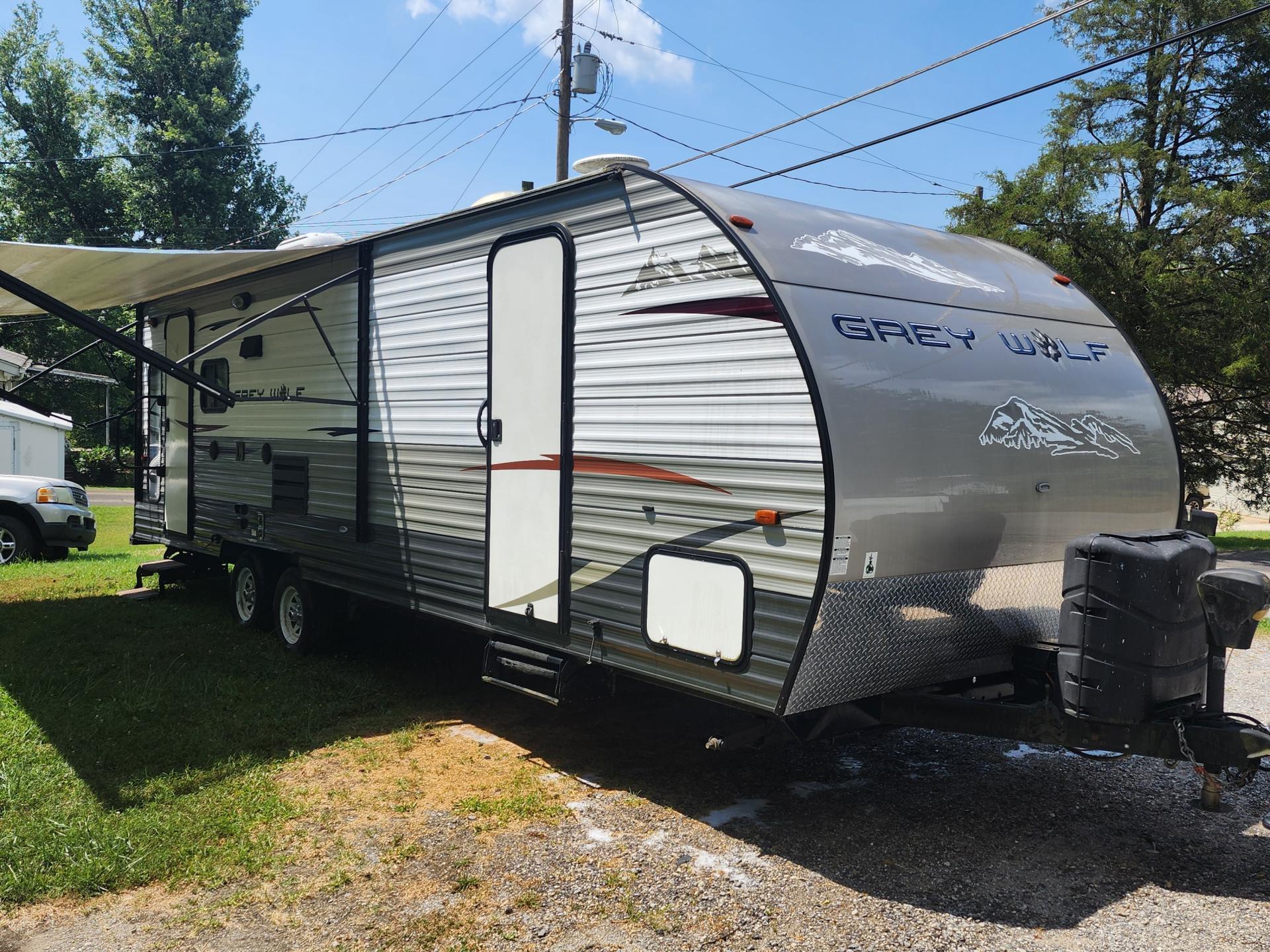2013 FOREST RIVER GREY WOLF 26RL