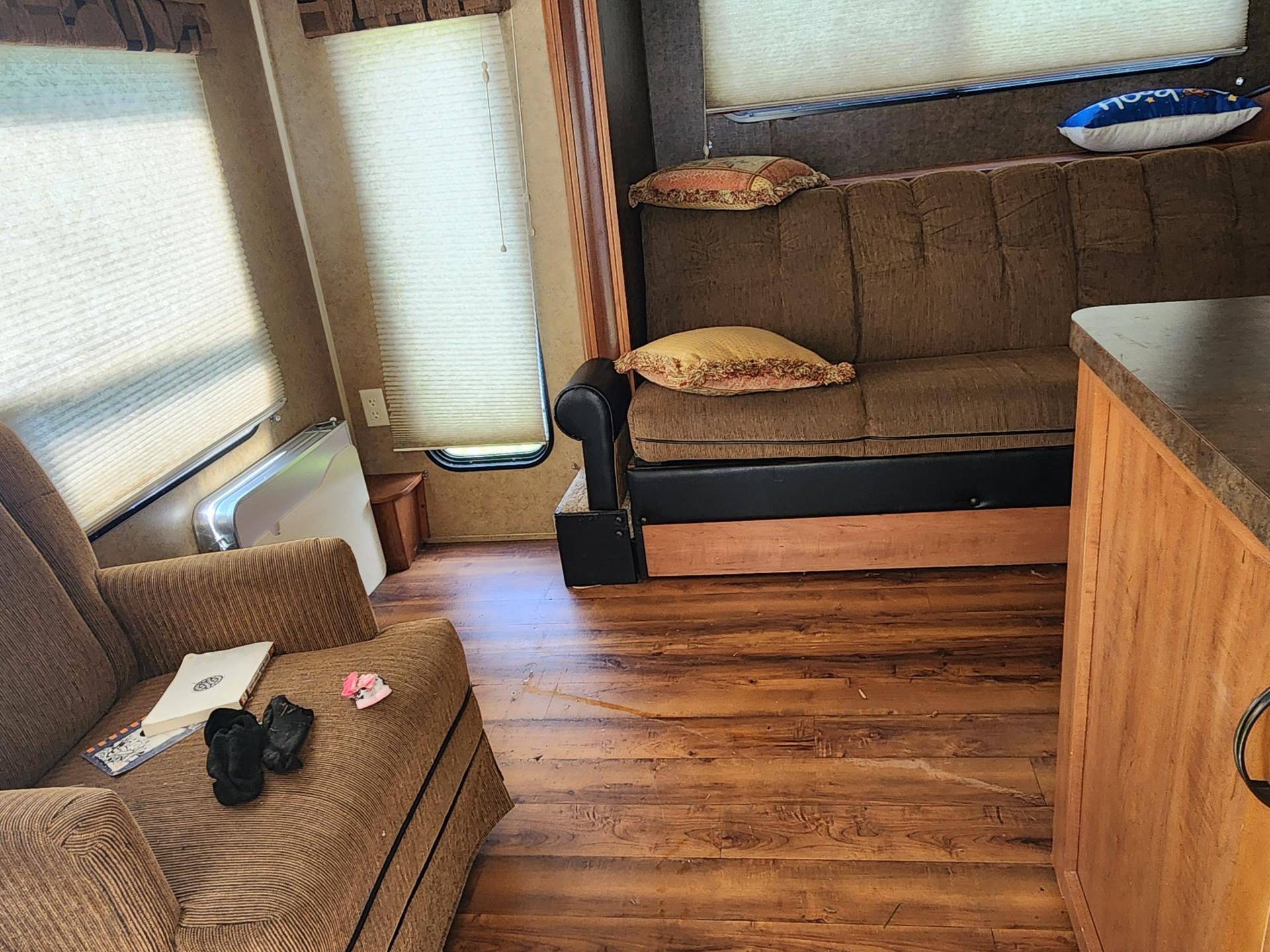 2013 FOREST RIVER GREY WOLF 26RL