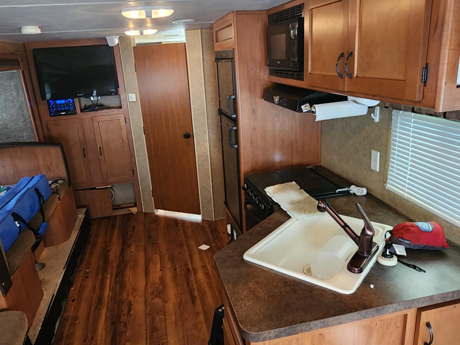 2013 FOREST RIVER GREY WOLF 26RL