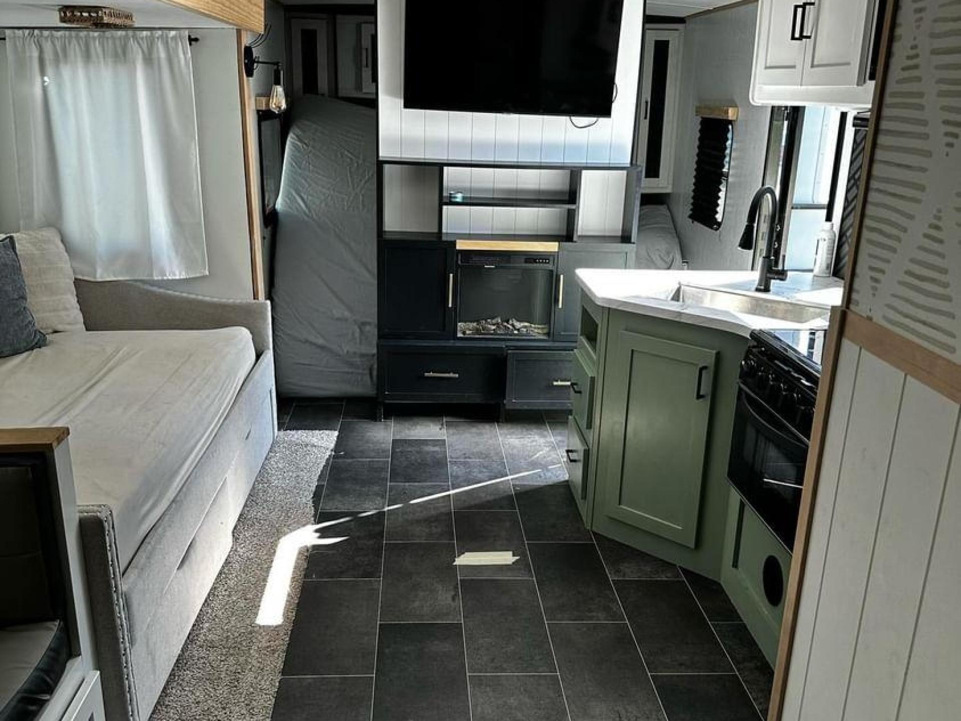 2022 HEARTLAND MALLARD IDM32