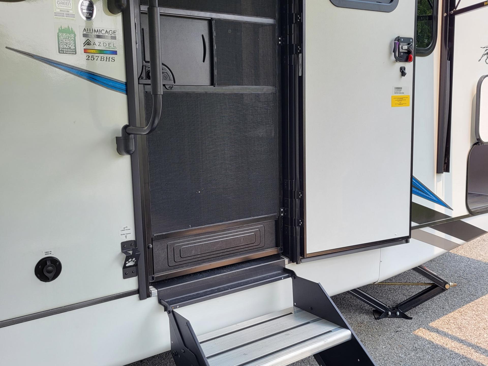 2023 COACHMEN FREEDOM EXPRESS ULTRA LITE 257BHS