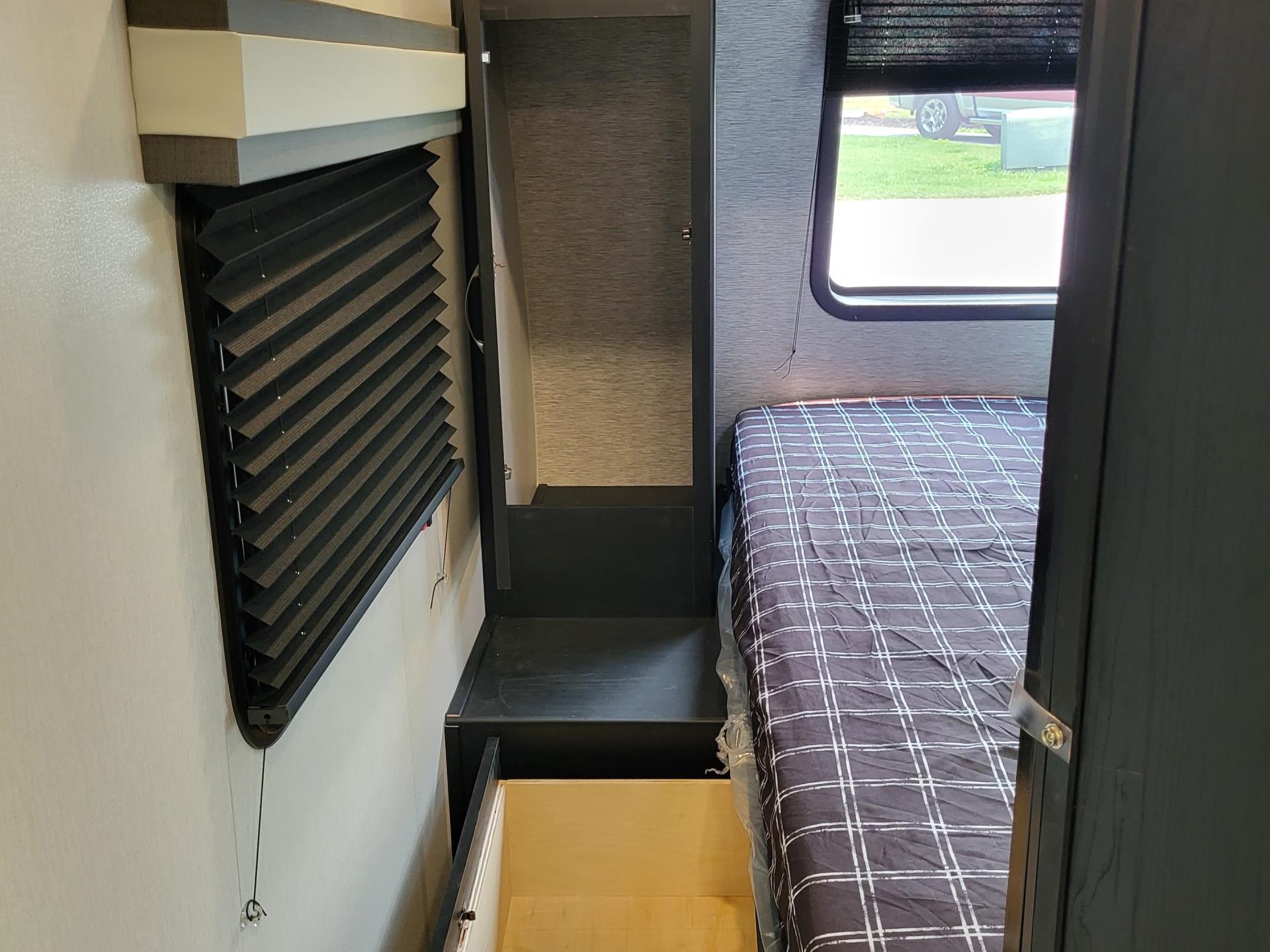 2023 COACHMEN FREEDOM EXPRESS ULTRA LITE 257BHS