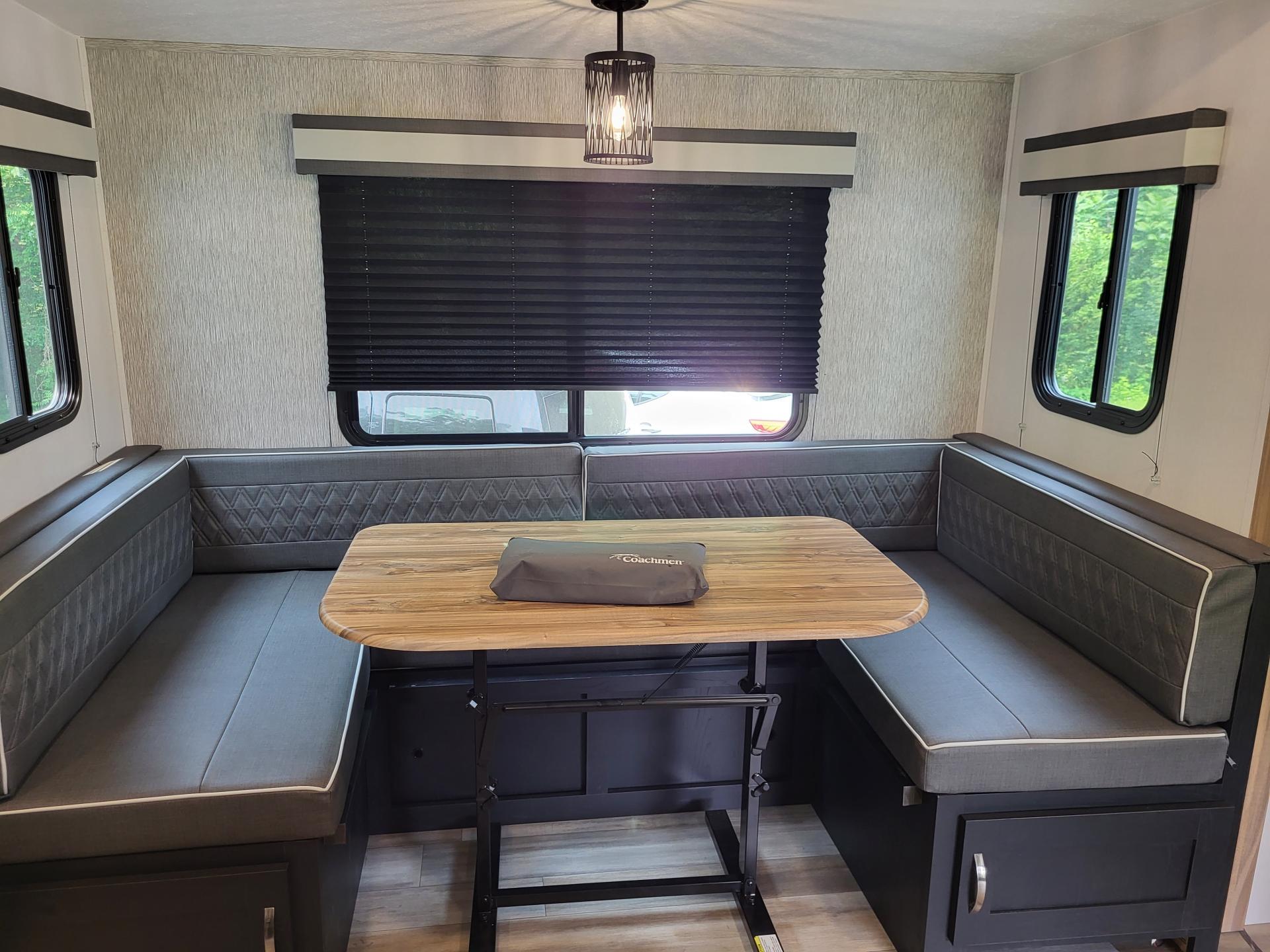 2023 COACHMEN FREEDOM EXPRESS ULTRA LITE 257BHS