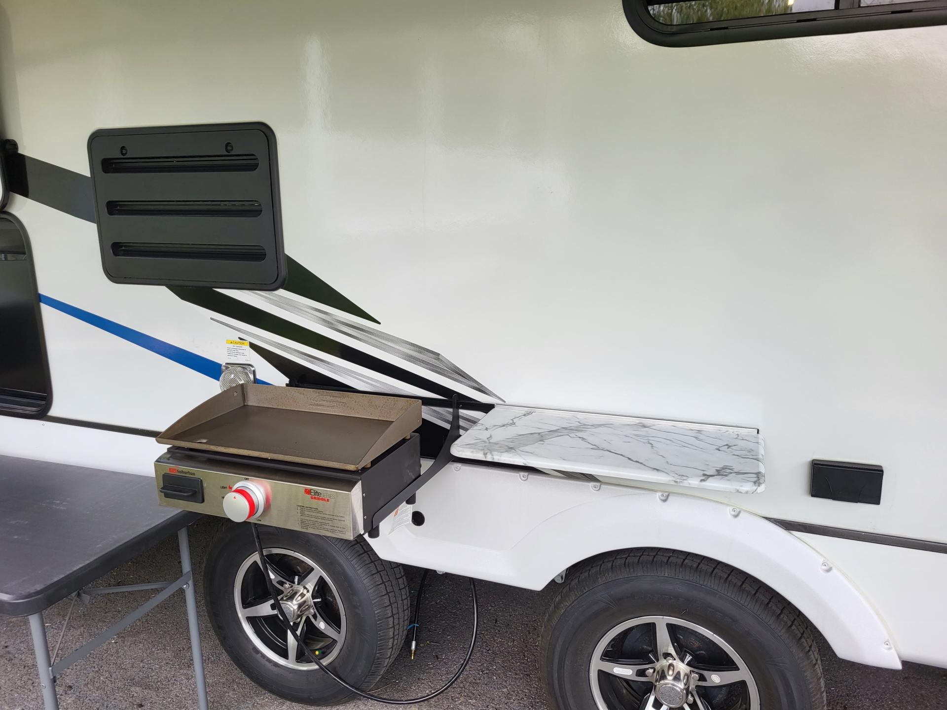 2023 COACHMEN FREEDOM EXPRESS ULTRA LITE 257BHS