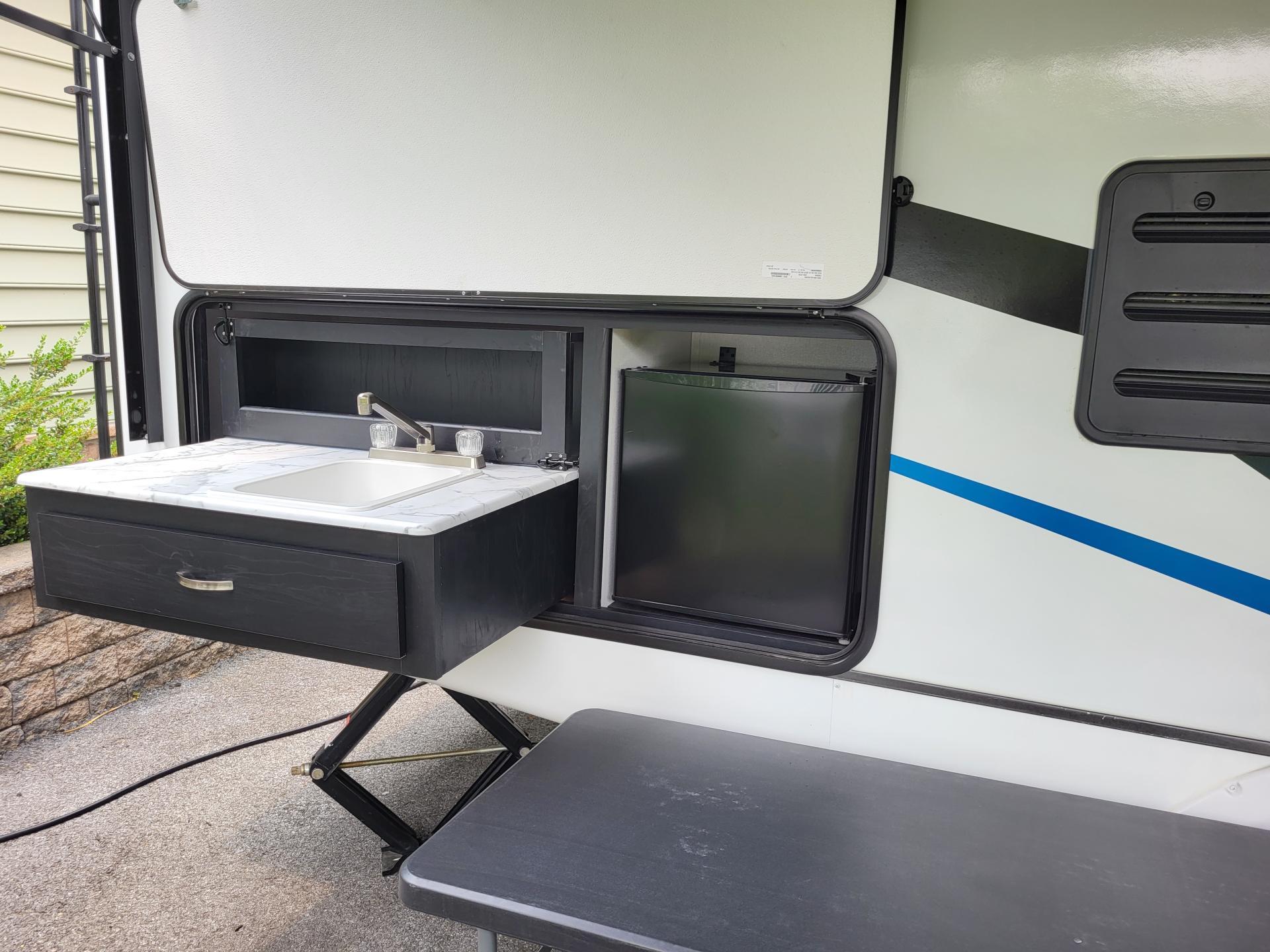 2023 COACHMEN FREEDOM EXPRESS ULTRA LITE 257BHS
