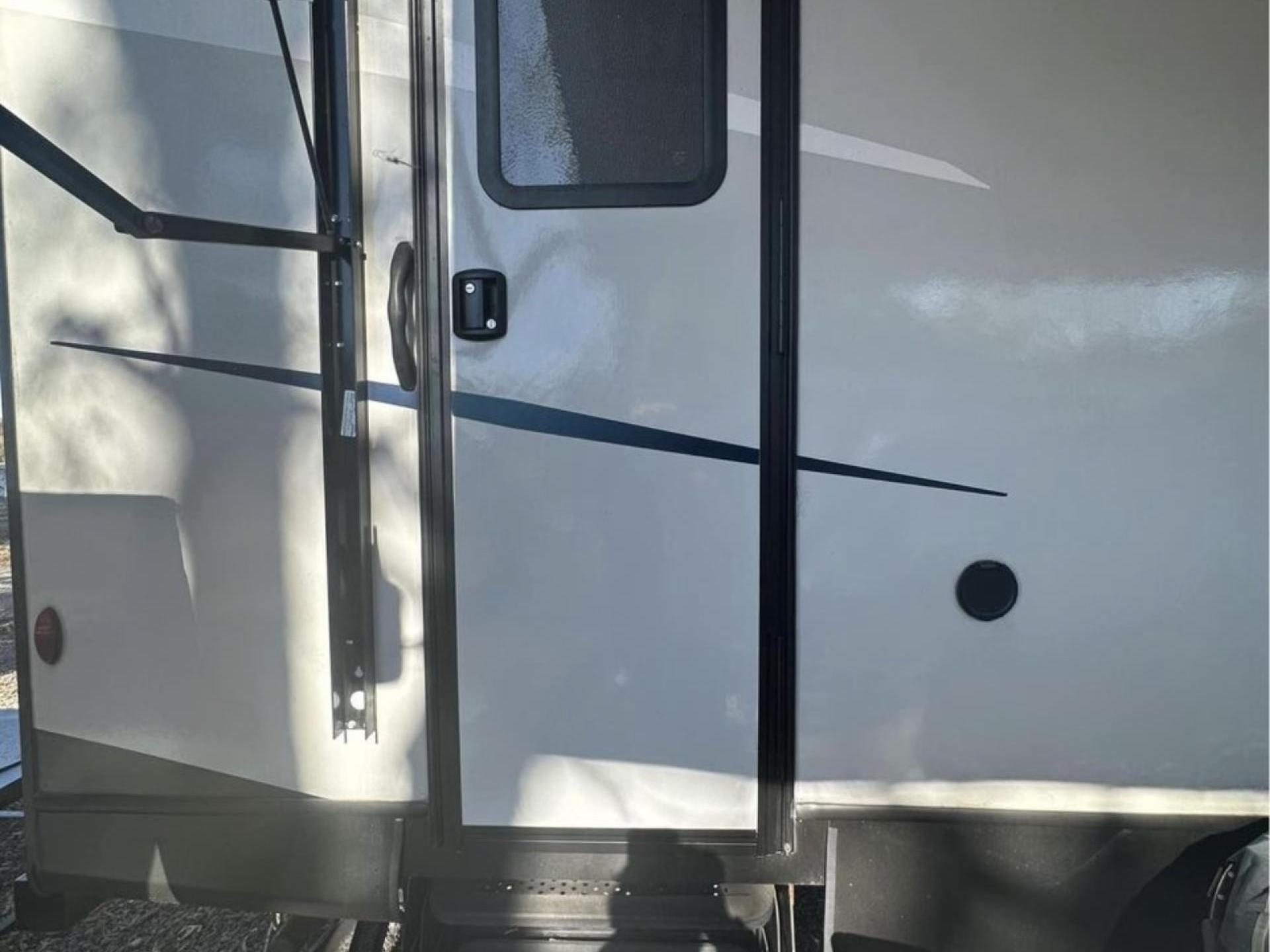 2022 KEYSTONE BULLET 290BHS