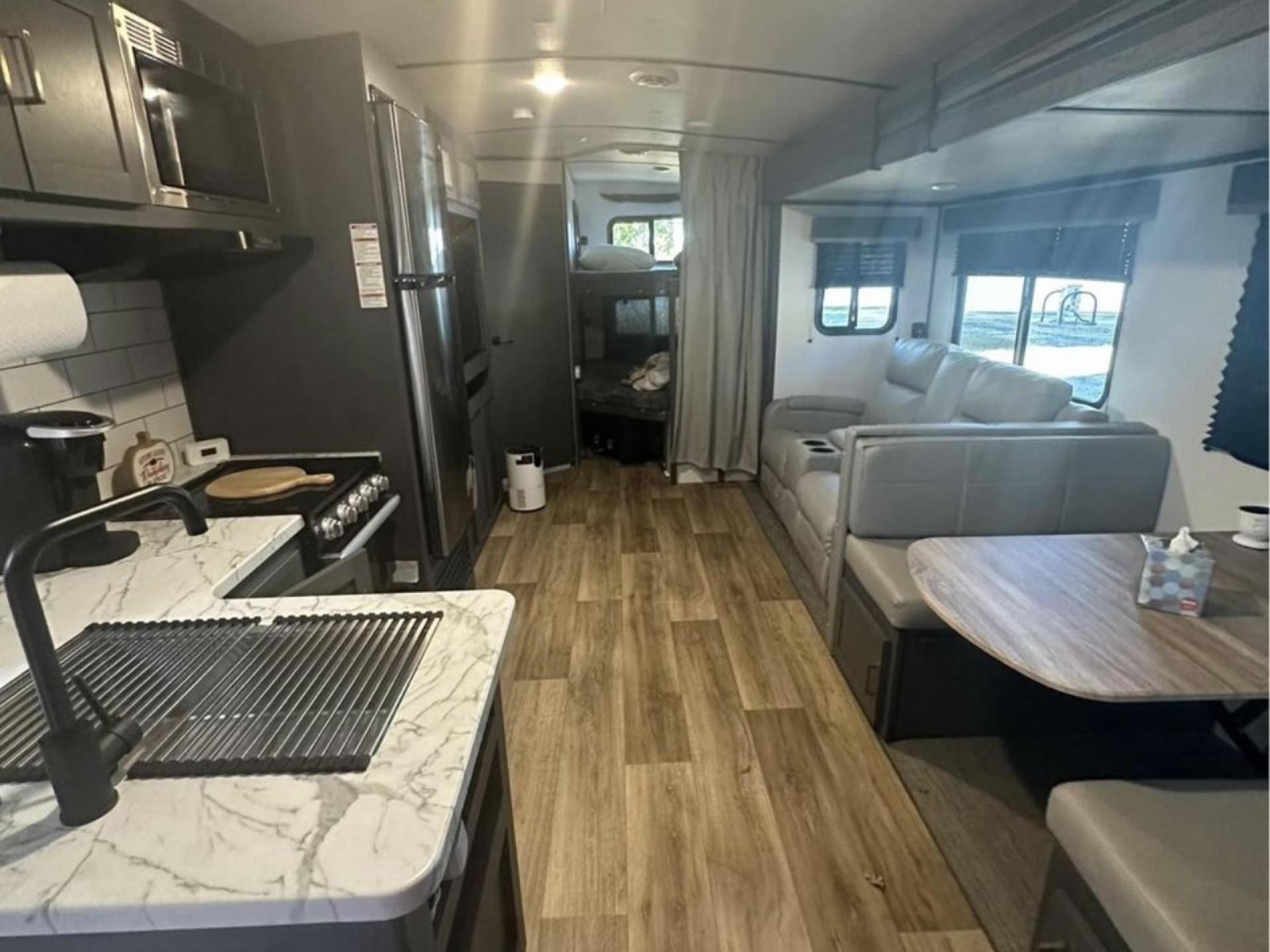 2022 KEYSTONE BULLET 290BHS