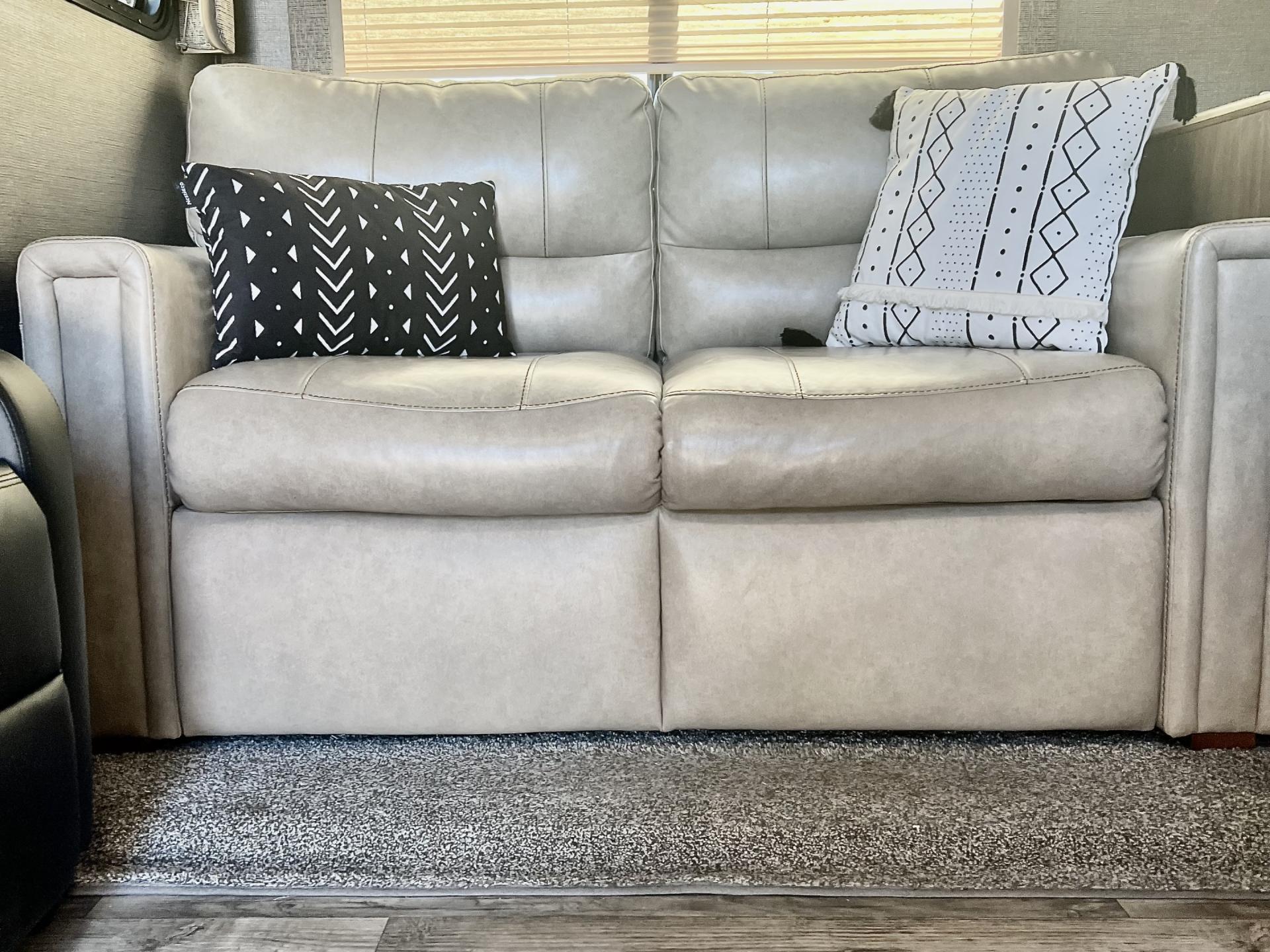 2018 KEYSTONE HIDEOUT 26RLSWE