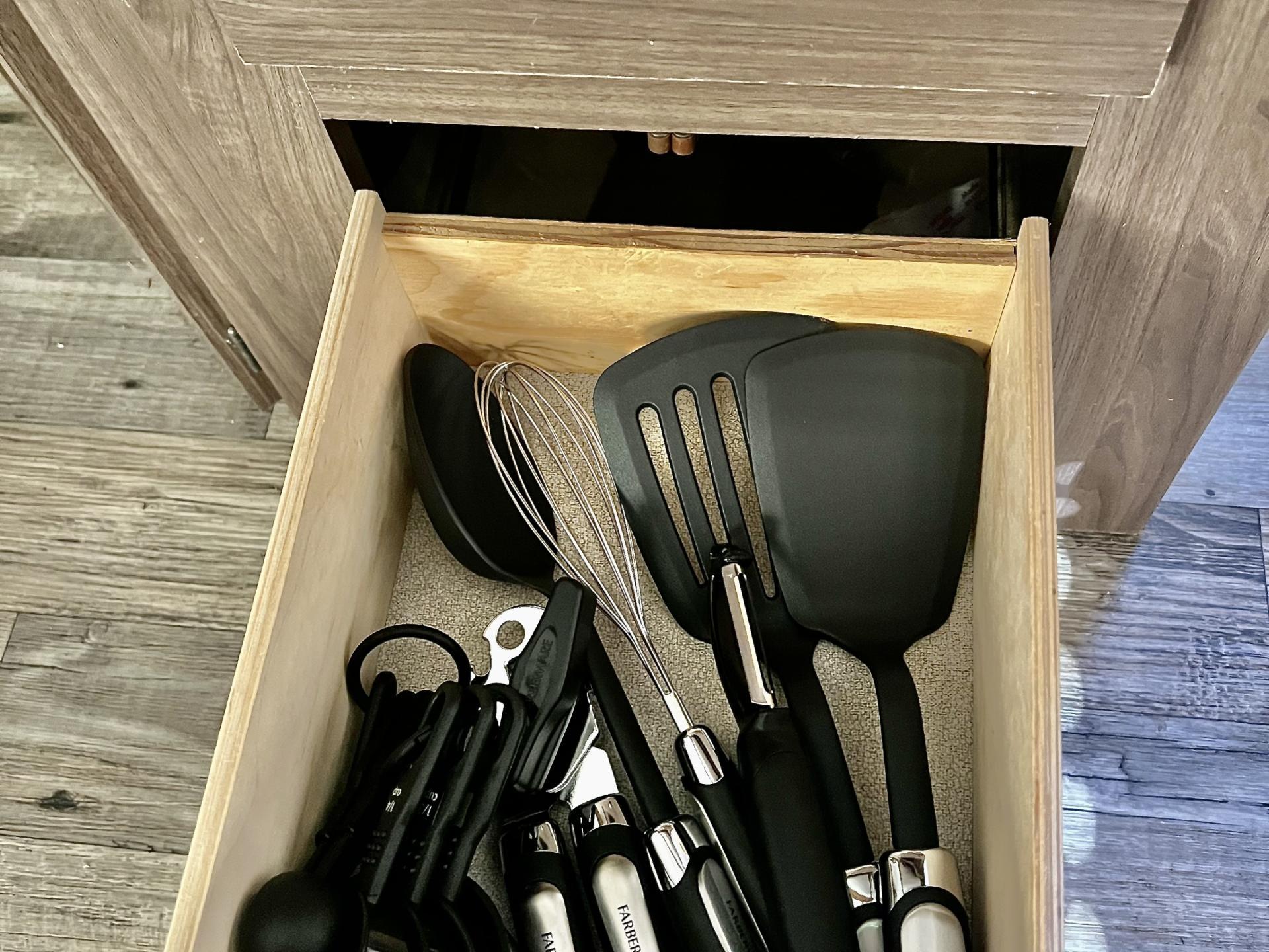 2018 KEYSTONE HIDEOUT 26RLSWE