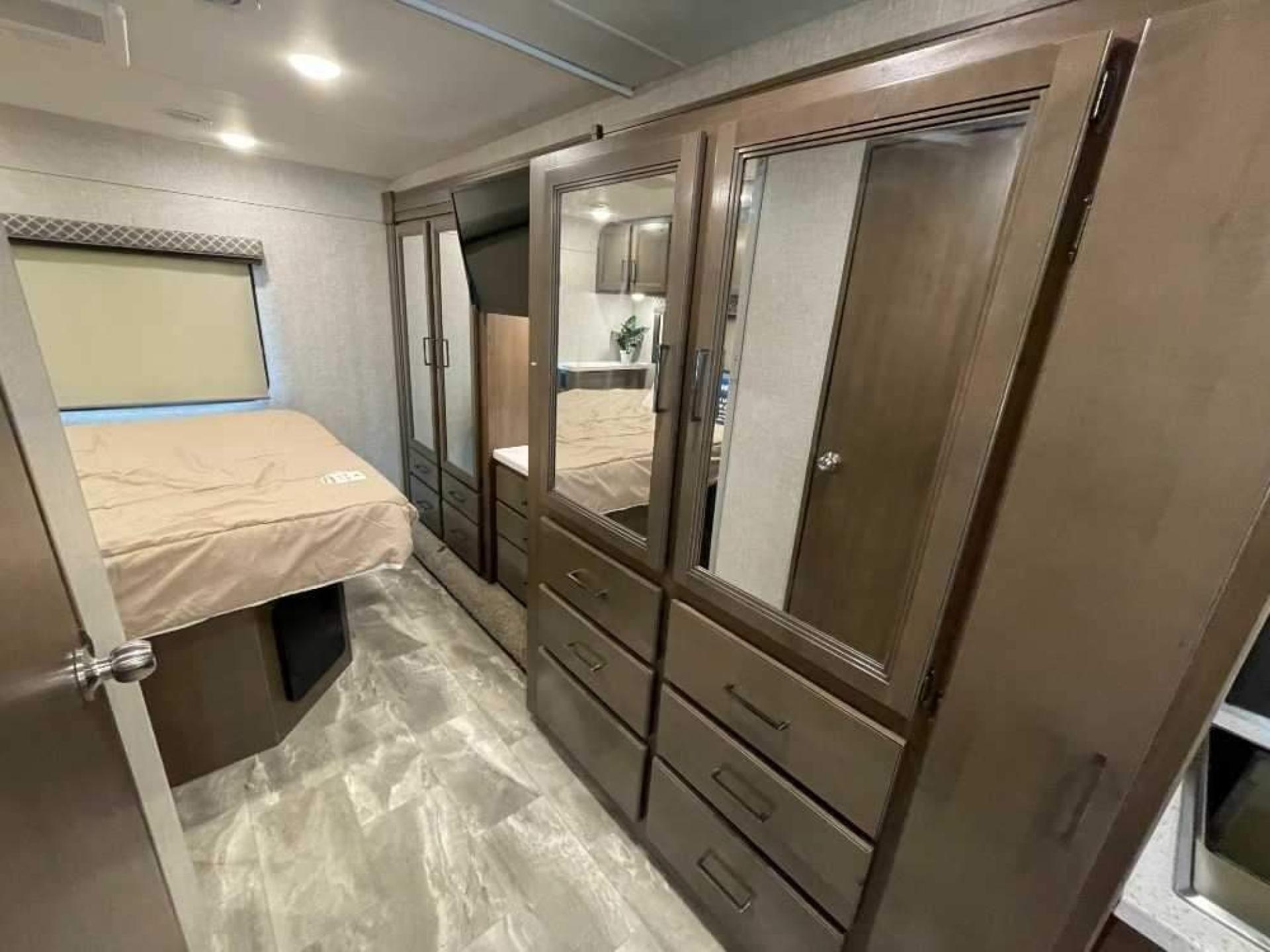 2022 THOR MOTOR COACH QUANTUM WS31