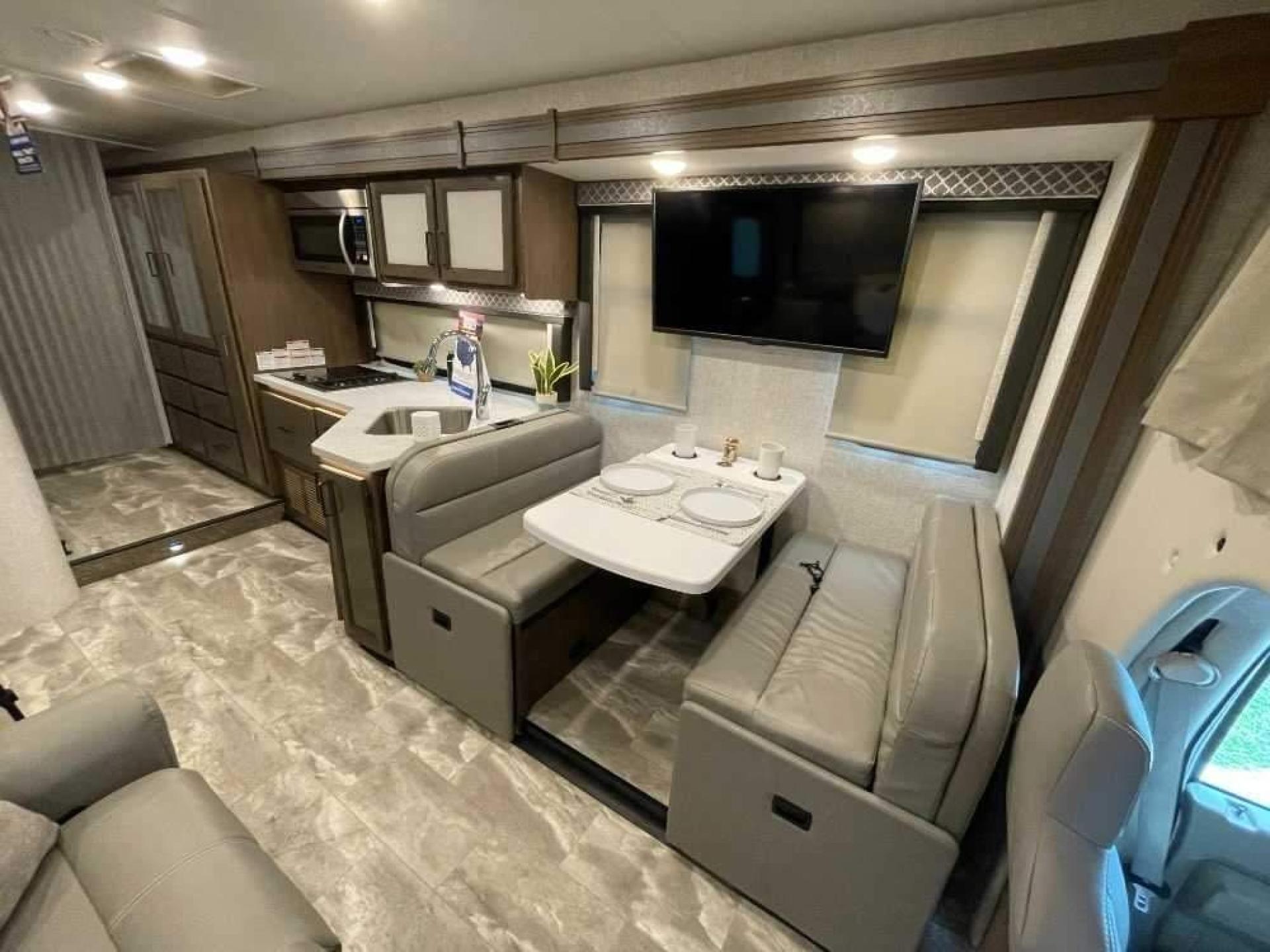 2022 THOR MOTOR COACH QUANTUM WS31