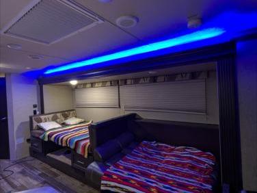 2017 FOREST RIVER GREY WOLF 27DBS