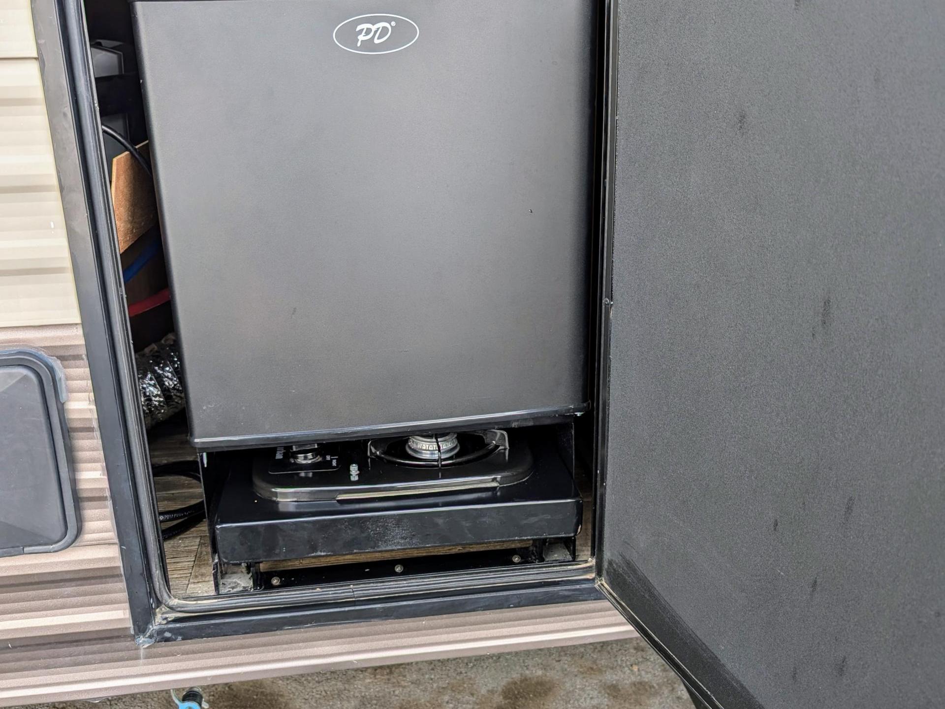 2017 FOREST RIVER GREY WOLF 27DBS