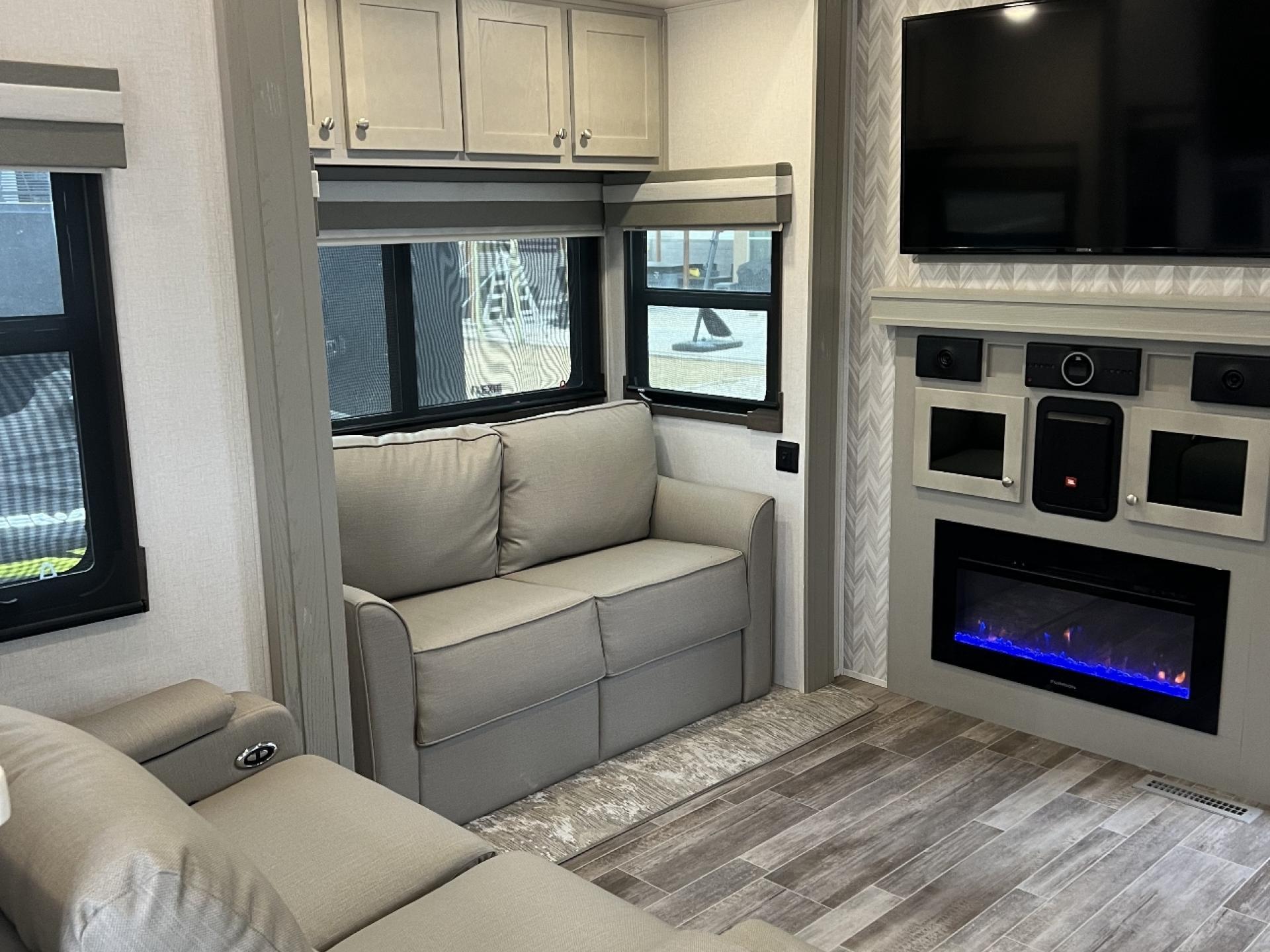 2022 FOREST RIVER COLUMBUS 384RK
