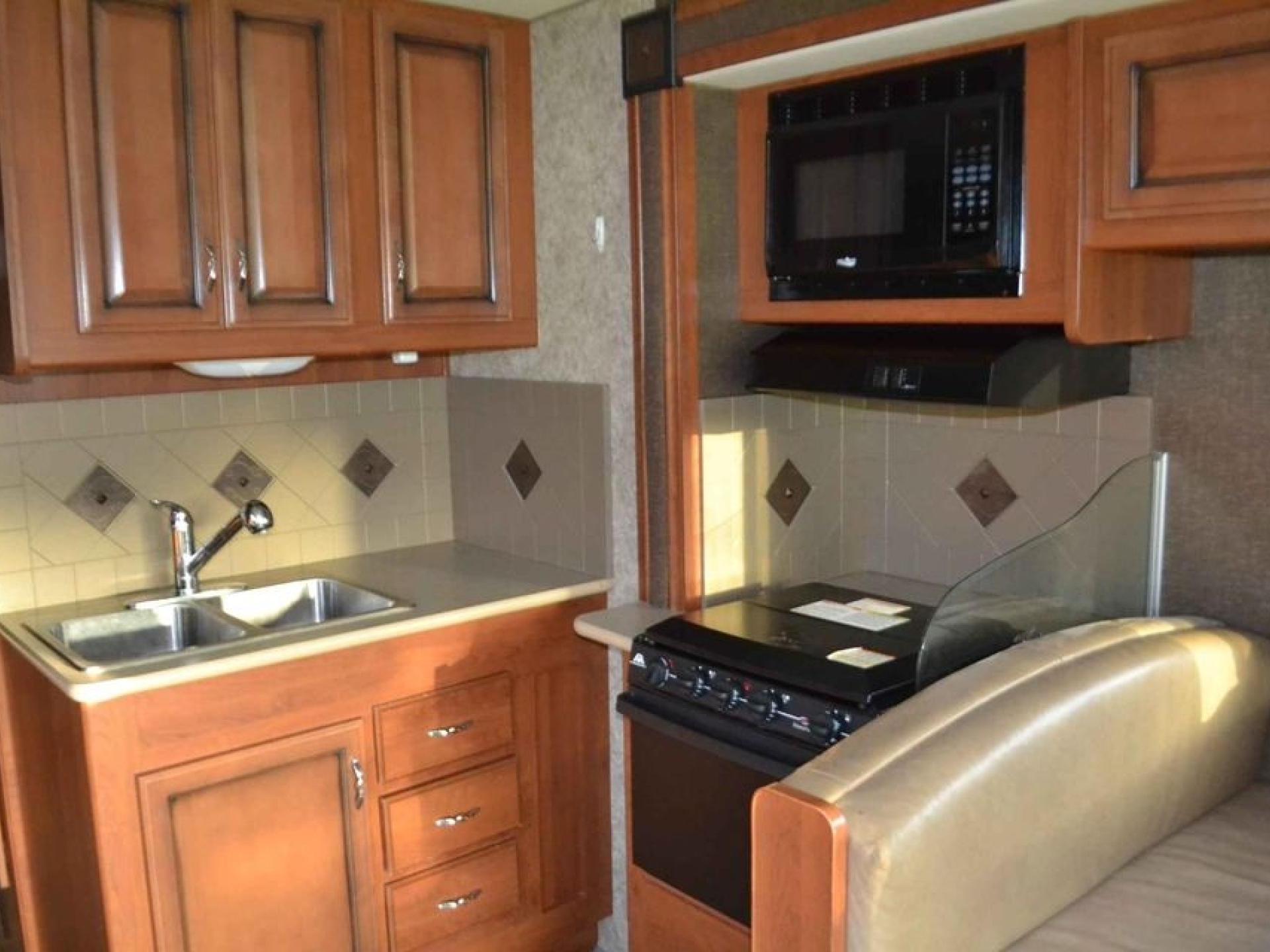 2014 FLEETWOOD STORM 32H